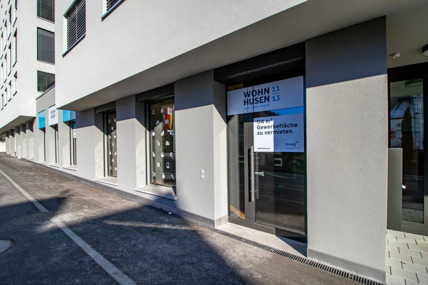 Spazio commerciale in costruzione grezza con molta luce e flessibilità di design - Foto 2 di 4