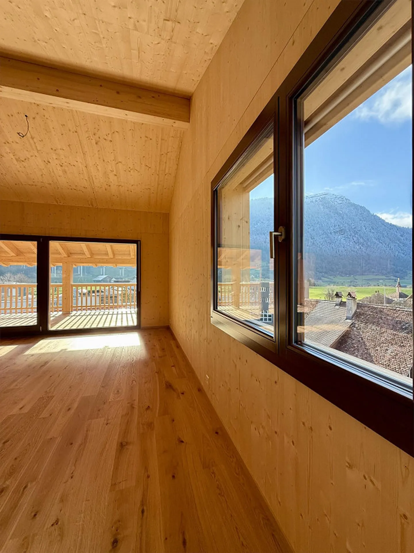 Moderne 4.5-Zimmer Maisonette - Foto 2 von 10