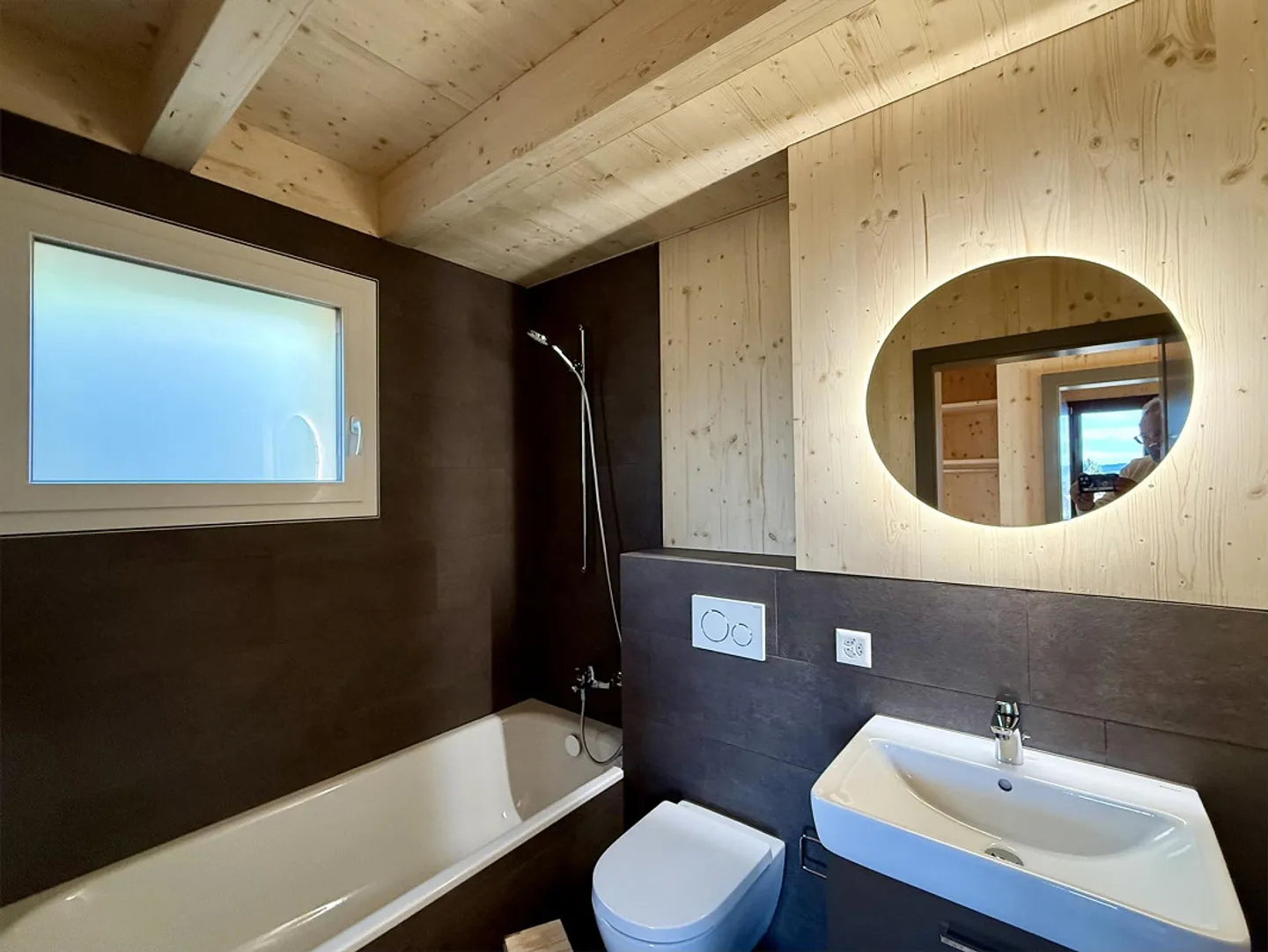 Moderne 4.5-Zimmer Maisonette - Foto 3 von 10