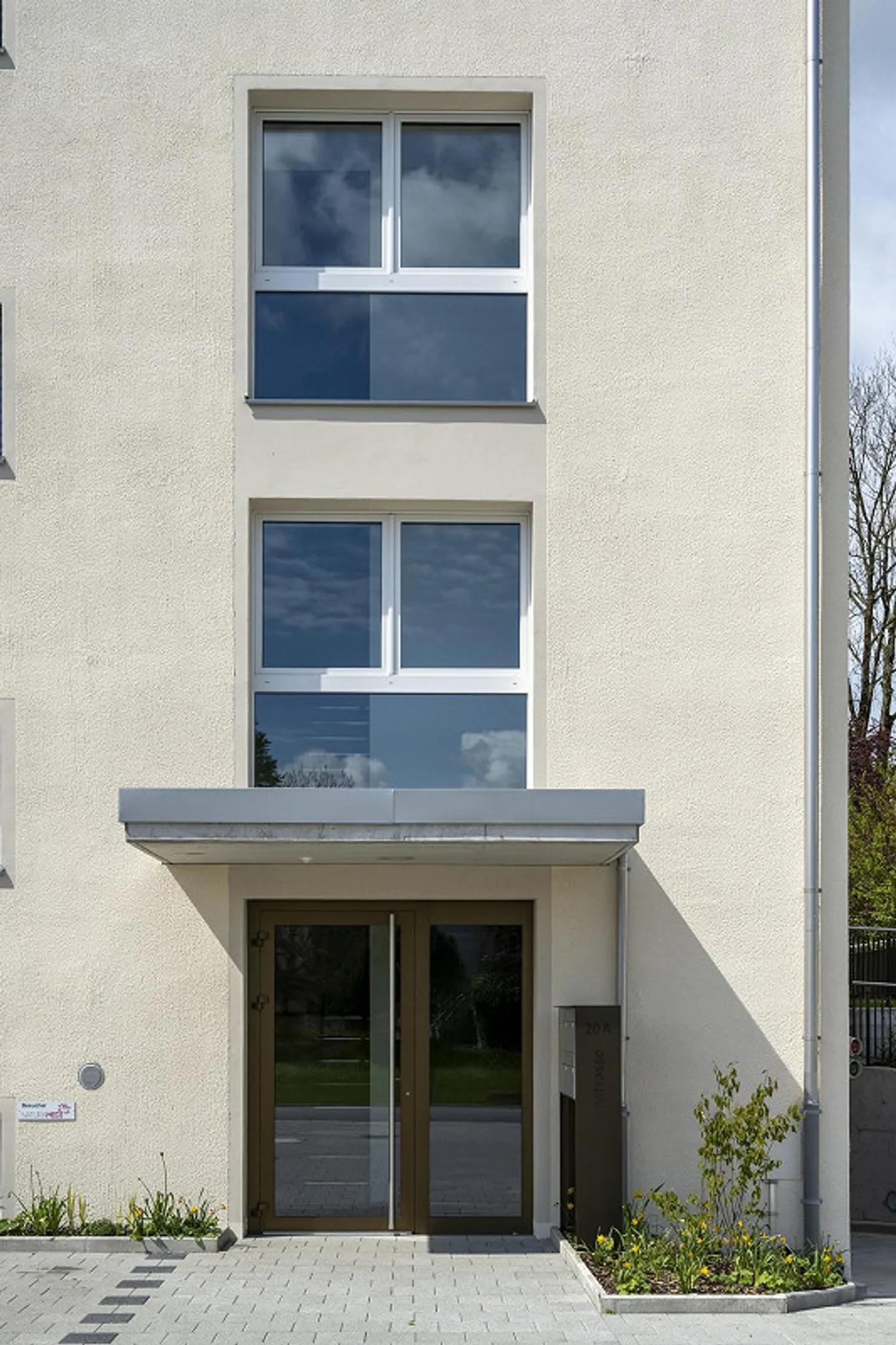 Modern Commercial Space on the Ground Floor - Photo 2 of 13