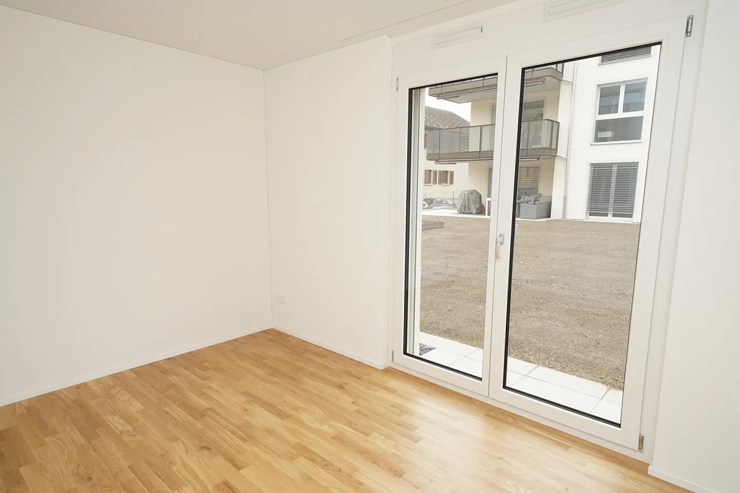 Modern Commercial Space on the Ground Floor - Photo 8 of 13