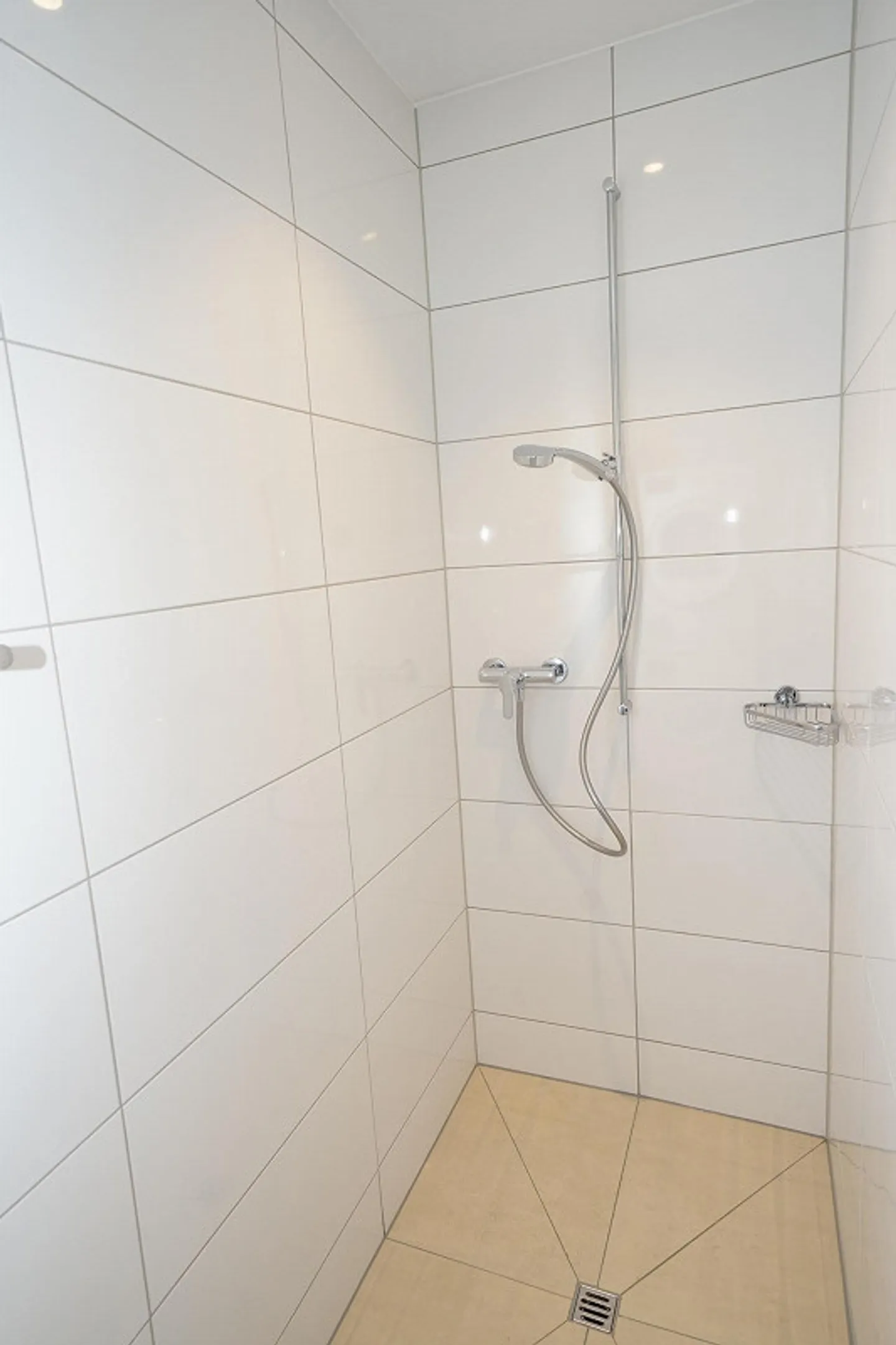 Modern Commercial Space on the Ground Floor - Photo 10 of 13