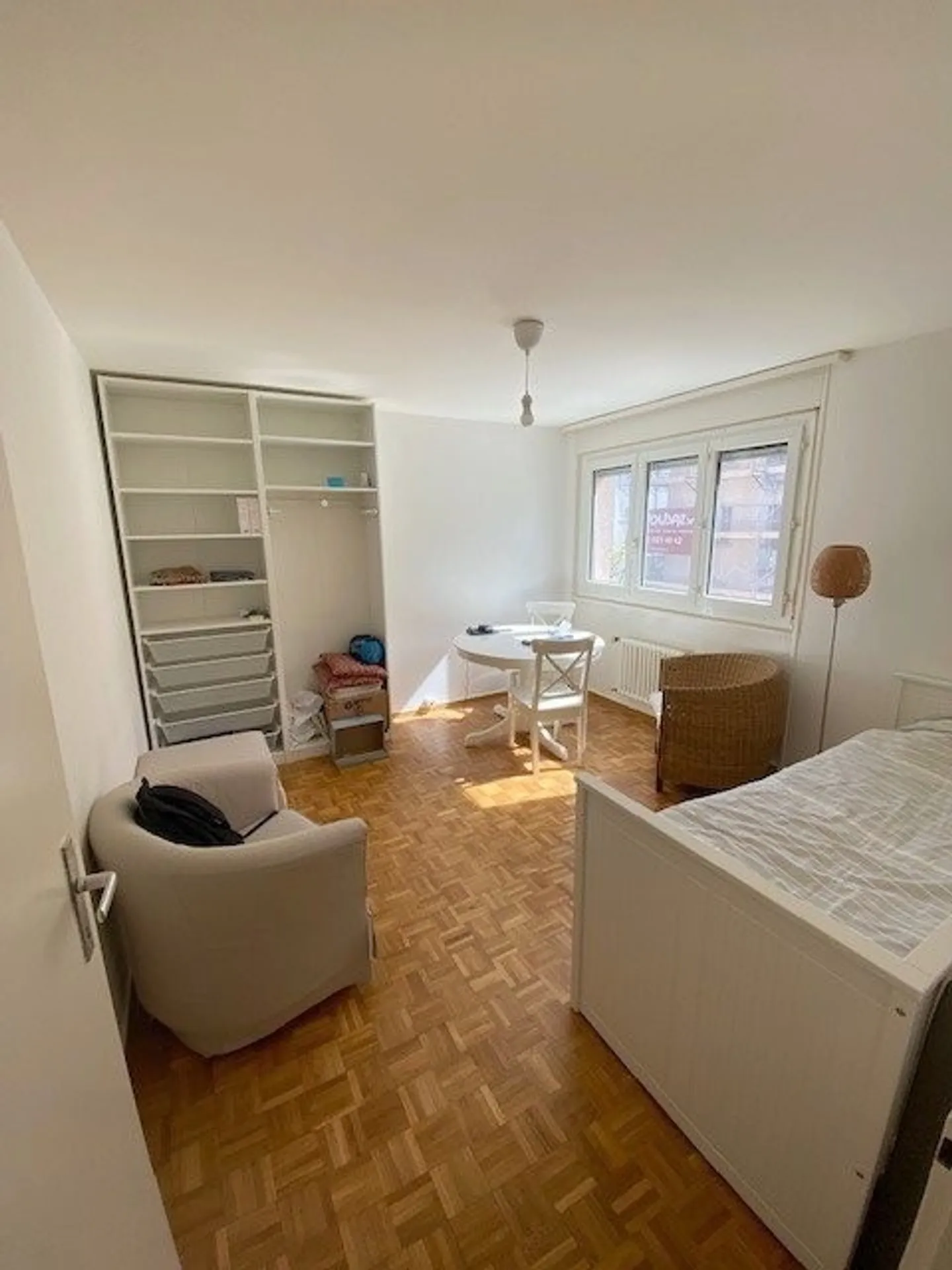 Studio just steps from M1 - Photo 2 of 4