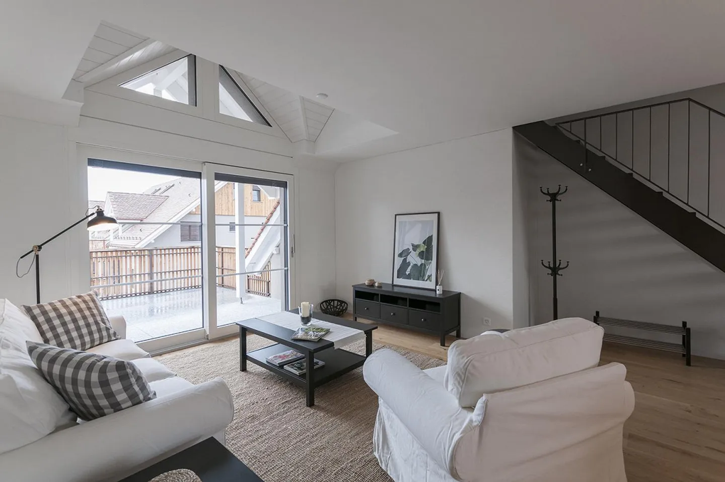 Country Air Penthouse: Your Home with a View - Photo 3 of 4