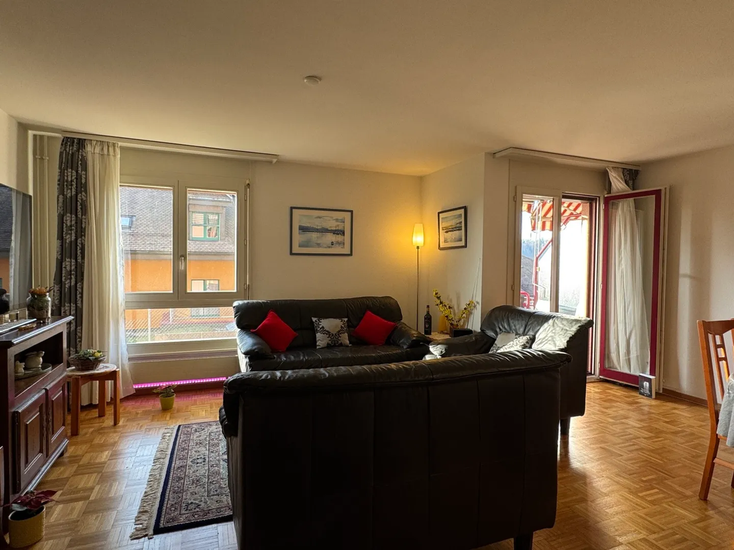 Appartamento di 2,5 locali + spazio disponibile arredato di 50m2 - Foto 3 di 10