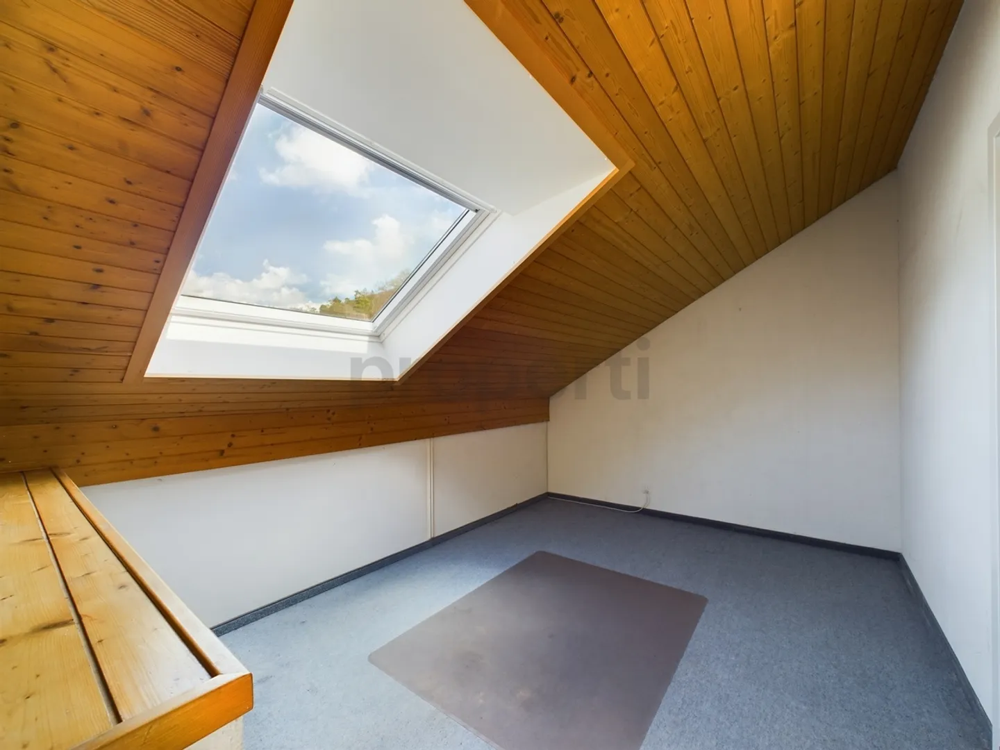 Einladendes 6.5-Zimmer-Reihenhaus mit Garten und Annehmlichkeiten in Siggenthal - Foto 7 von 11