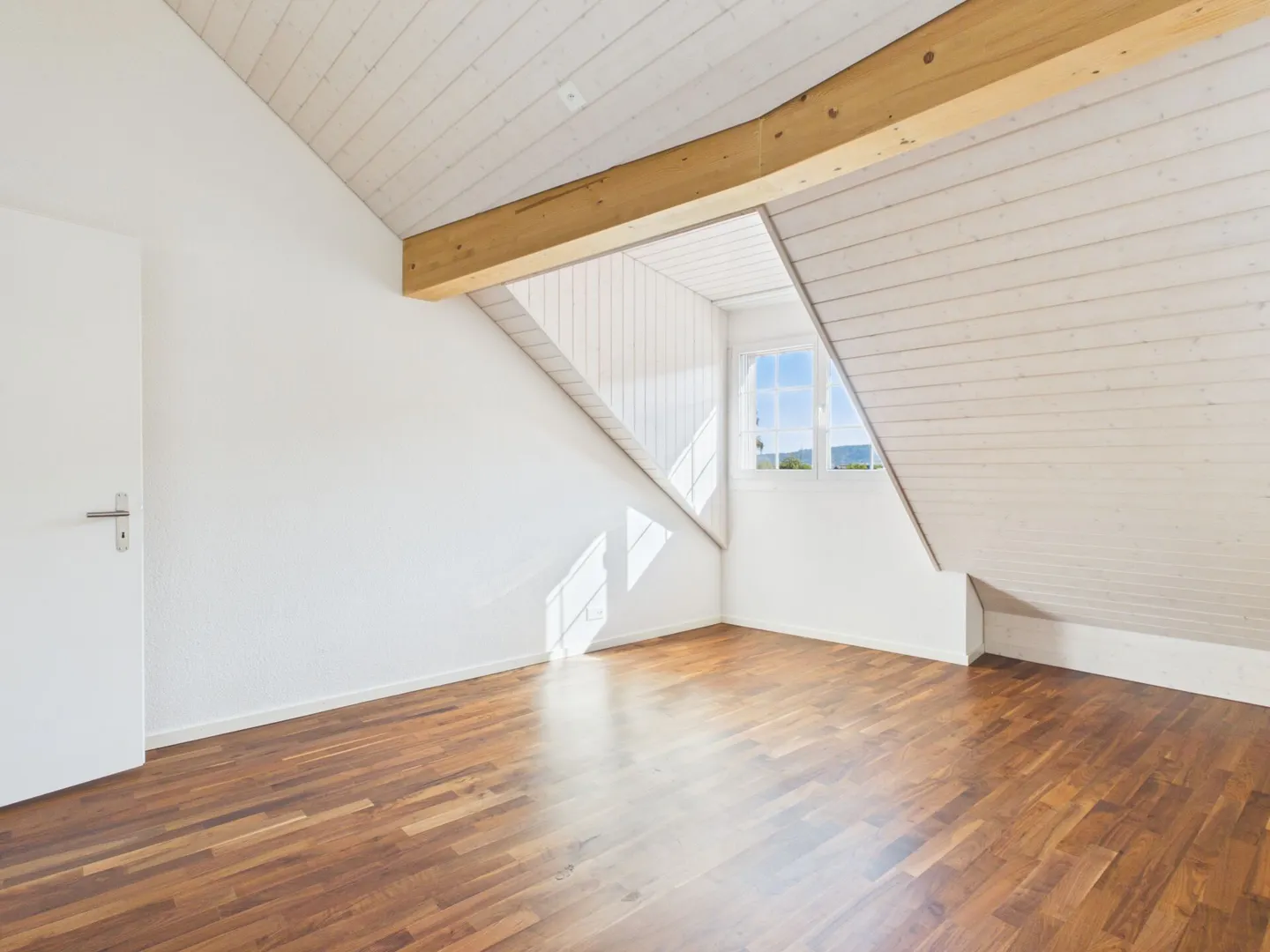 Geräumige Wohnung mit Loggia - Foto 5 von 8