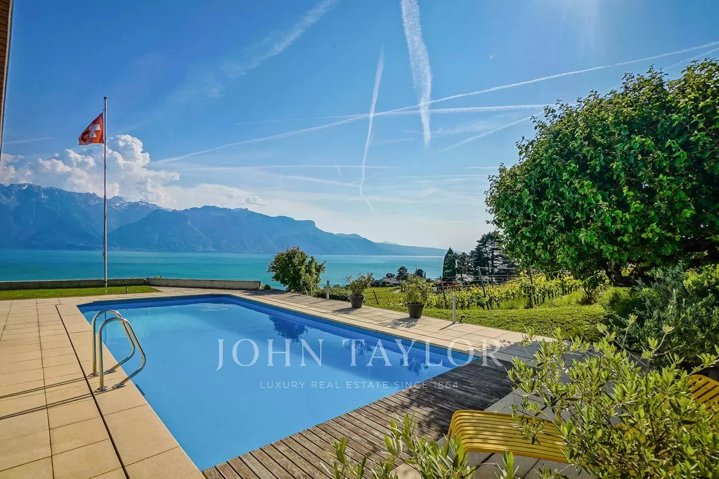 Somptueuse villa au Coeur des vignes avec vue spectaculaire - Photo 1 of 13