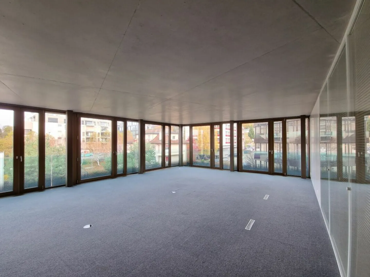 Spazio divisibile di 255 m² ai piedi del M2 a Losanna - Foto 2 di 8