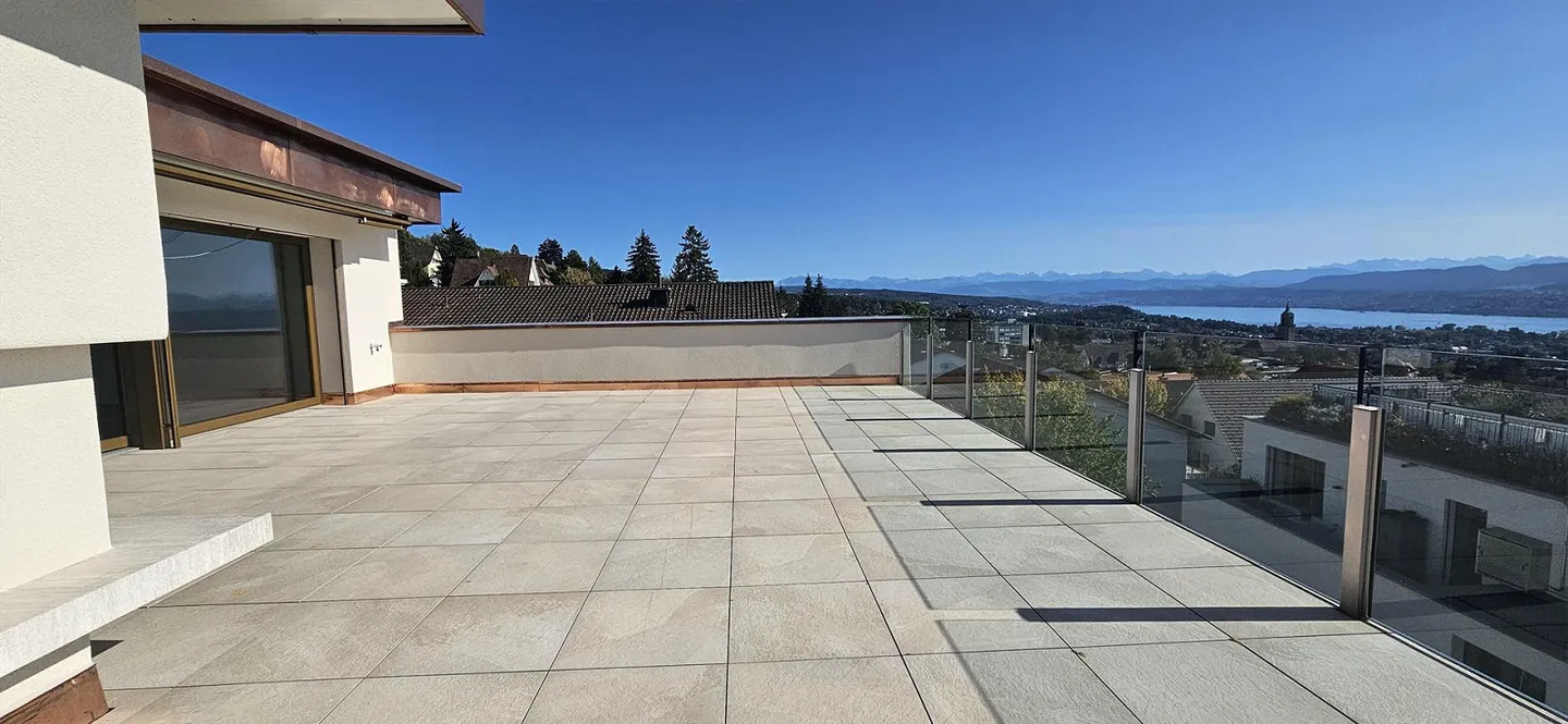 Stilvolle Maisonette mit Traumhaftem Blick - Foto 12 von 13