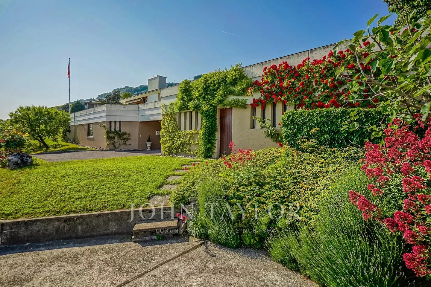 Somptueuse villa au Coeur des vignes avec vue spectaculaire - Photo 5 of 13