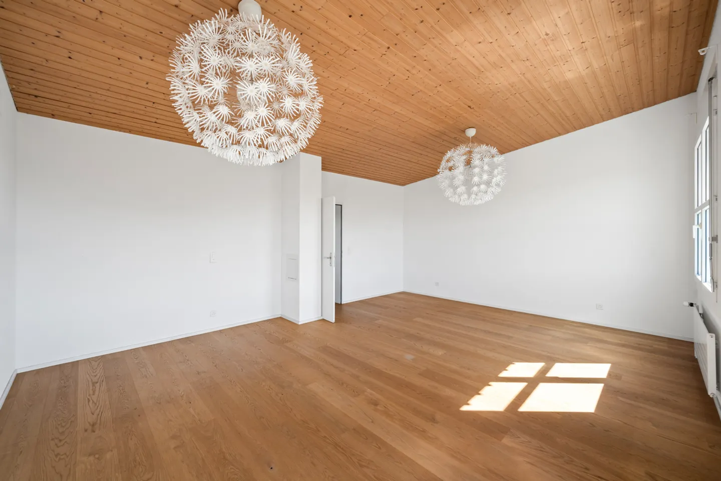 Charmantes Reihenhaus mit Garten - Foto 13 von 16