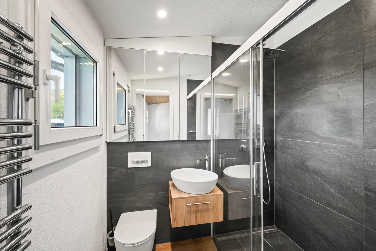 Charmantes Reihenhaus mit Garten - Foto 14 von 16