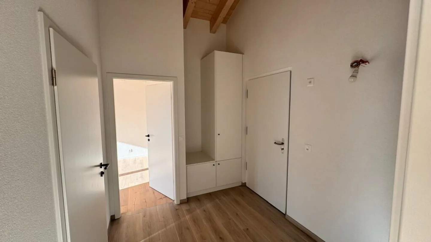 Conthey Penthouse 4,5 Zimmer 123m2 + Büro 48 m2 + Terrasse 75 m2 Jacuzzi - Foto 5 von 13