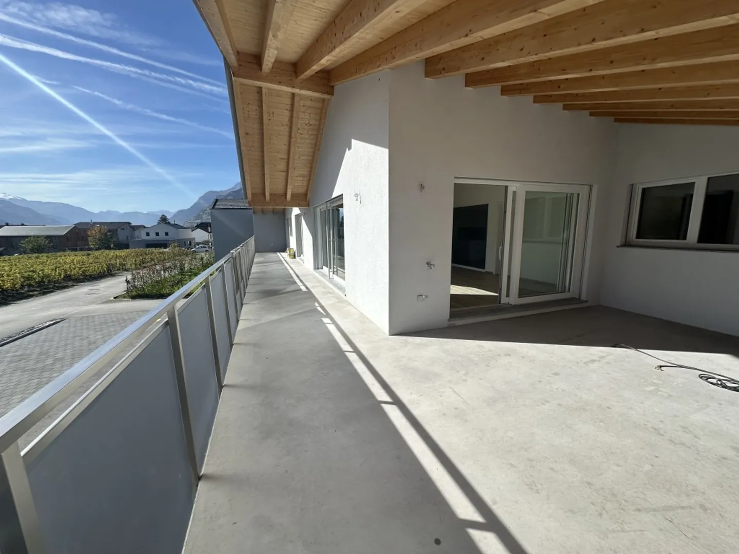 Conthey Penthouse 4,5 Zimmer 123m2 + Büro 48 m2 + Terrasse 75 m2 Jacuzzi - Foto 13 von 13