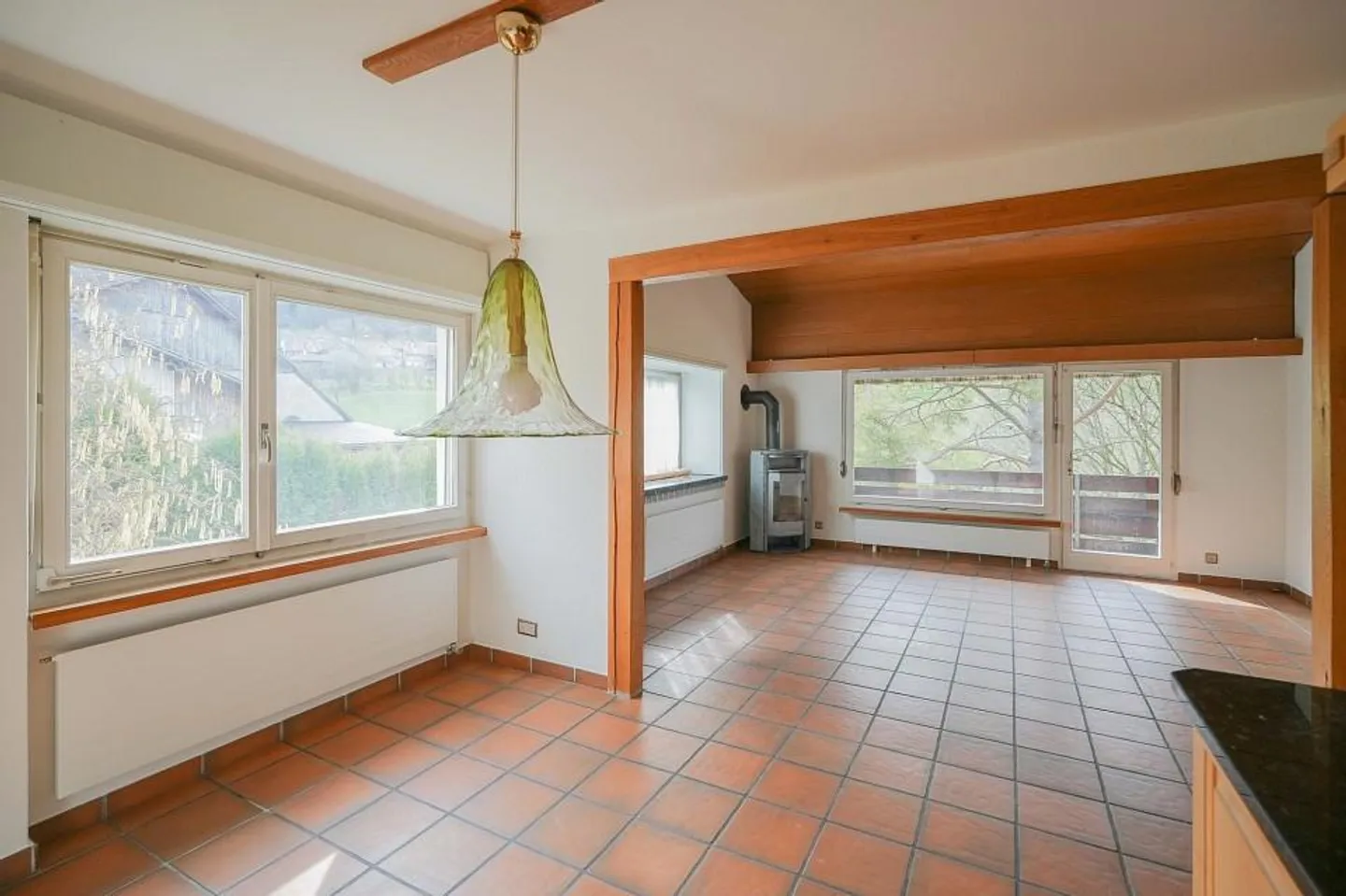 Vivre à la campagne - Maison individuelle de 6,5 pièces - Photo 2 sur 13