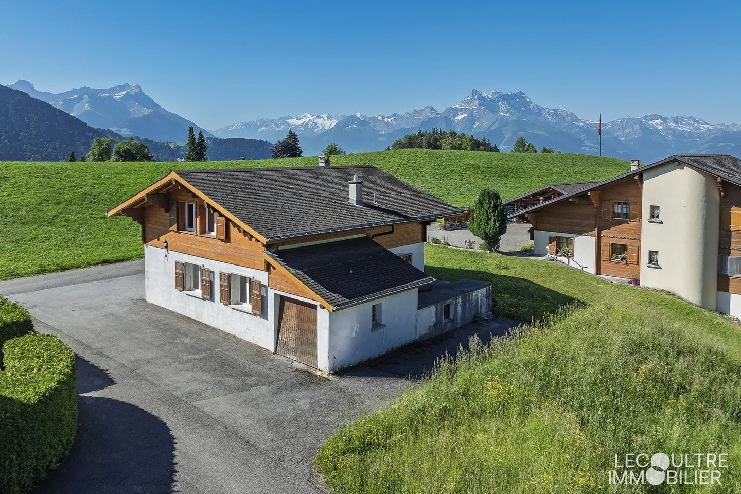 Charming Chalet with Stunning Views - Photo 9 of 9