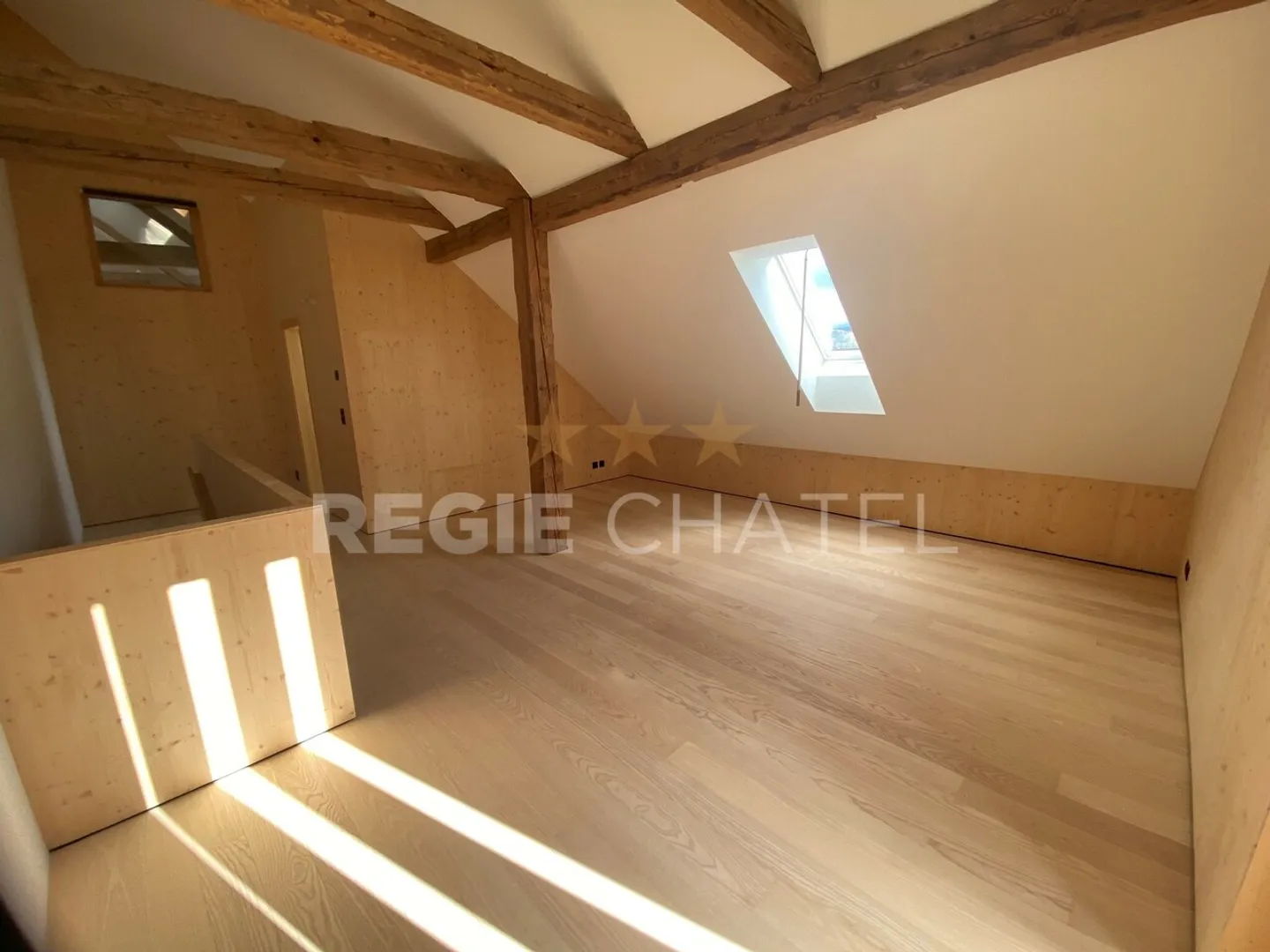 Duplex apartment 2.5 rooms on the 1st floor - Photo 3 of 11