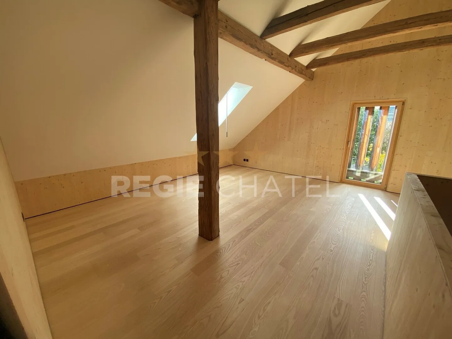 Duplex apartment 2.5 rooms on the 1st floor - Photo 4 of 11