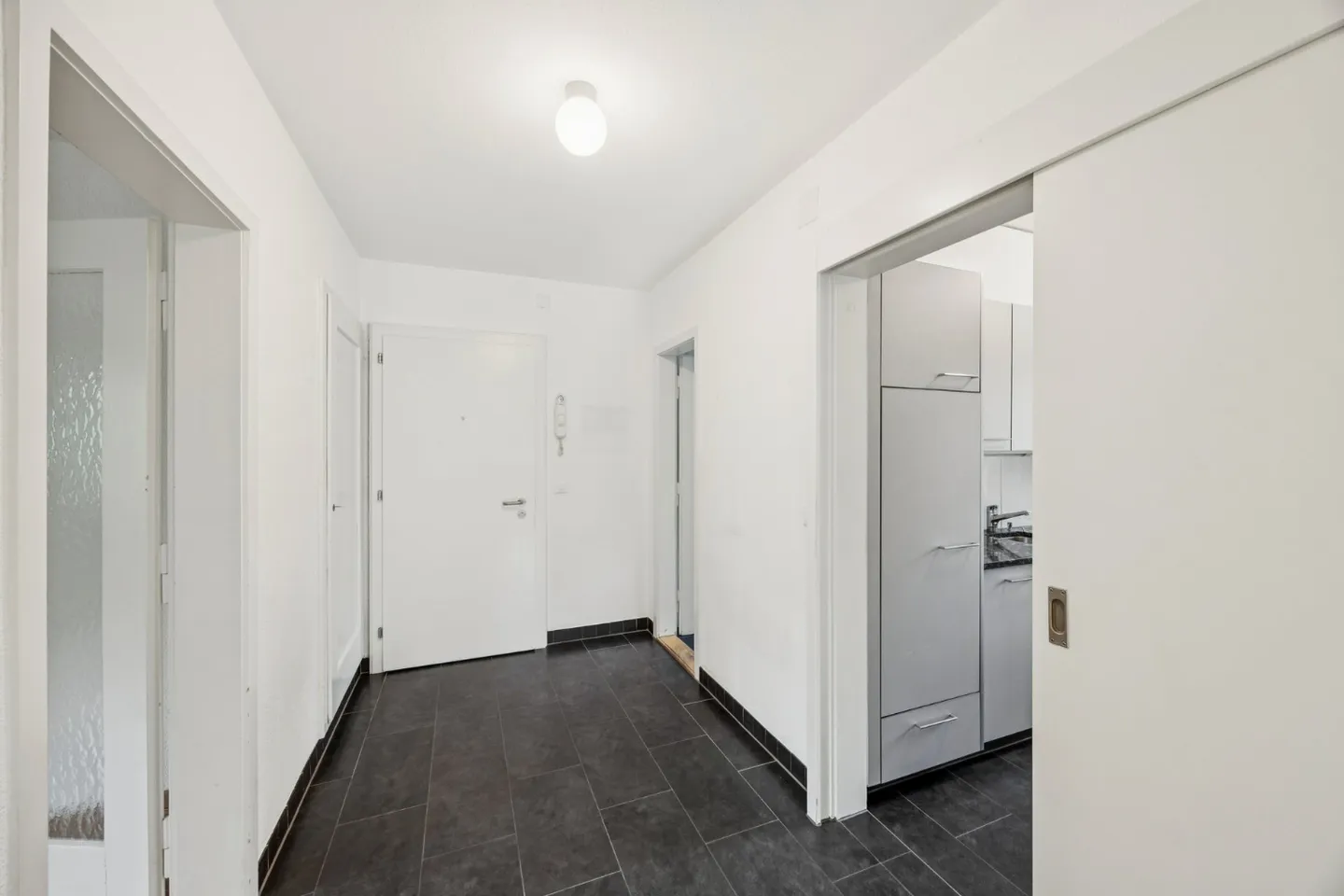 Charming 3.5-Room Apartment in Bern - Photo 1 of 8