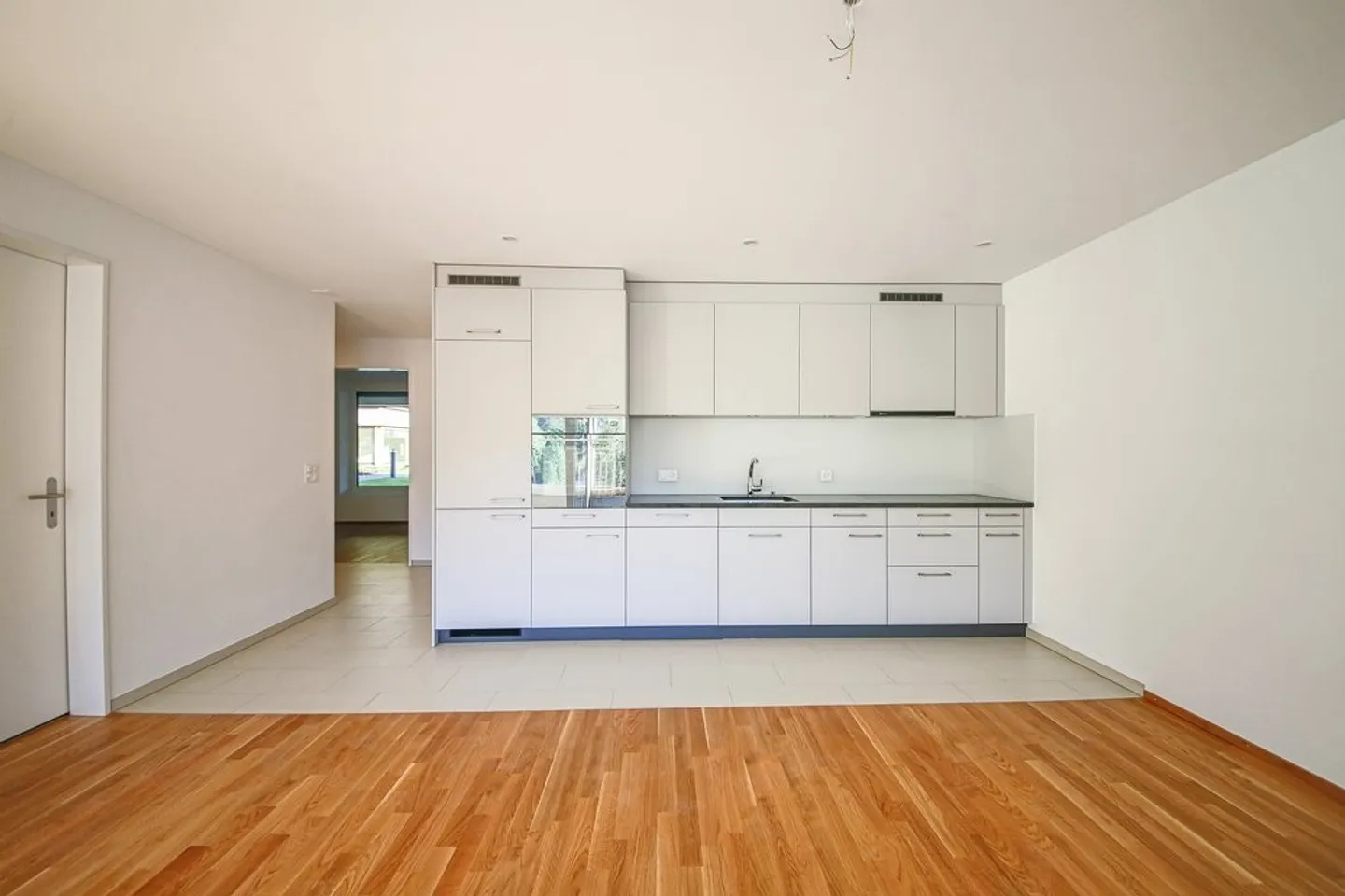 Appartement moderne de 2,5 pièces à louer à Ilanz ! - Photo 3 sur 6