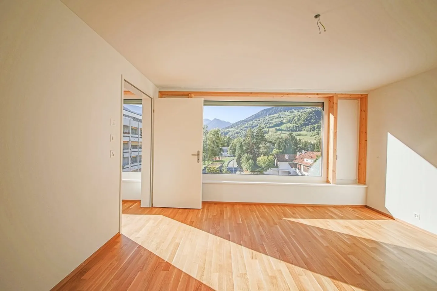 Appartement moderne de 2,5 pièces à louer à Ilanz ! - Photo 5 sur 6