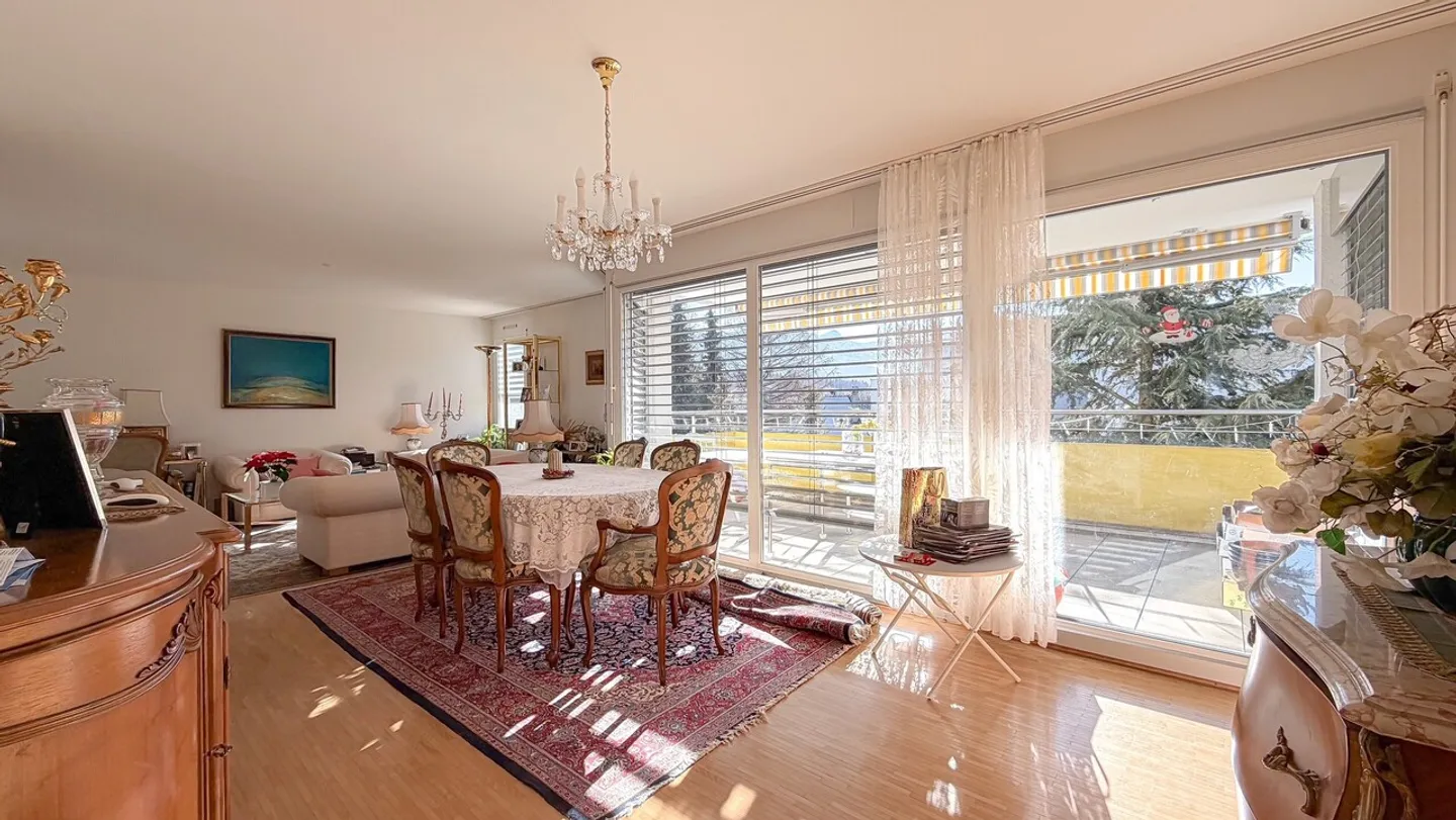 NAHE DEM TENNIS, FAMILIENWOHNUNG 4.5P MIT PARKPLATZ - LOS 10 - Foto 3 von 10