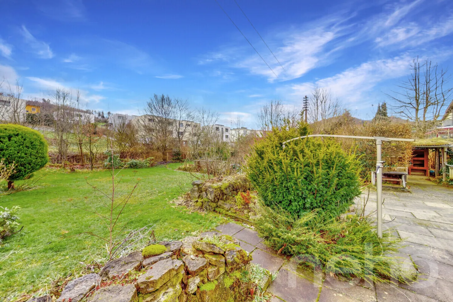 Freistehendes Einfamilienhaus mit Garten - Foto 1 von 13