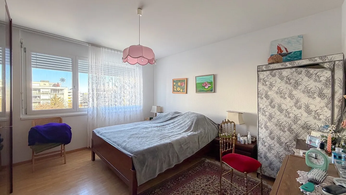 NAHE DEM TENNIS, FAMILIENWOHNUNG 4.5P MIT PARKPLATZ - LOS 10 - Foto 9 von 10