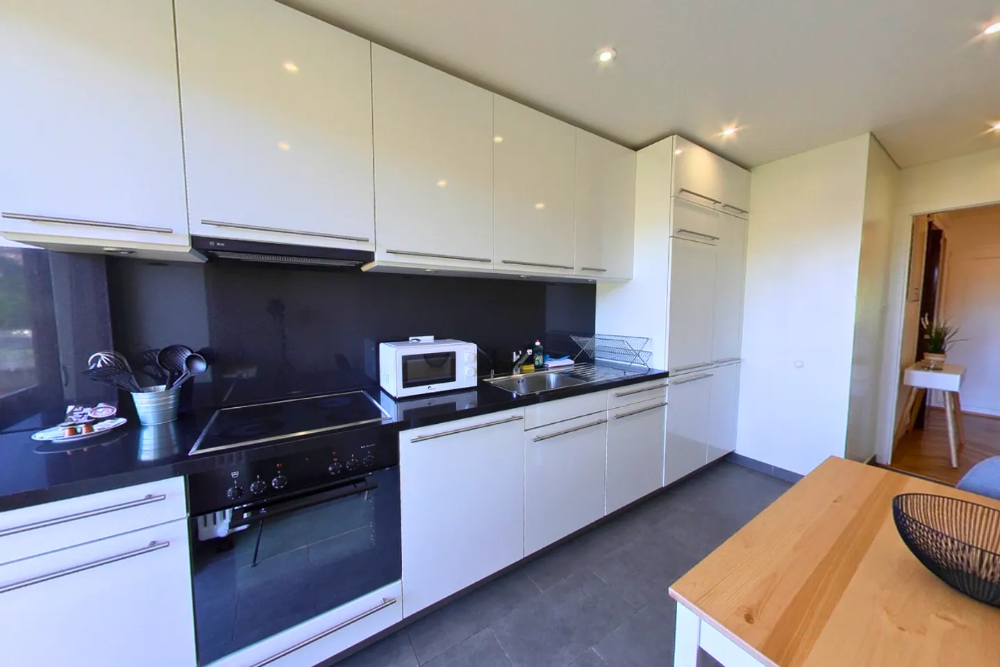 1-Bedroom Furnished Spacious Apartment with Balcony in Geneva! - Foto 8 di 19