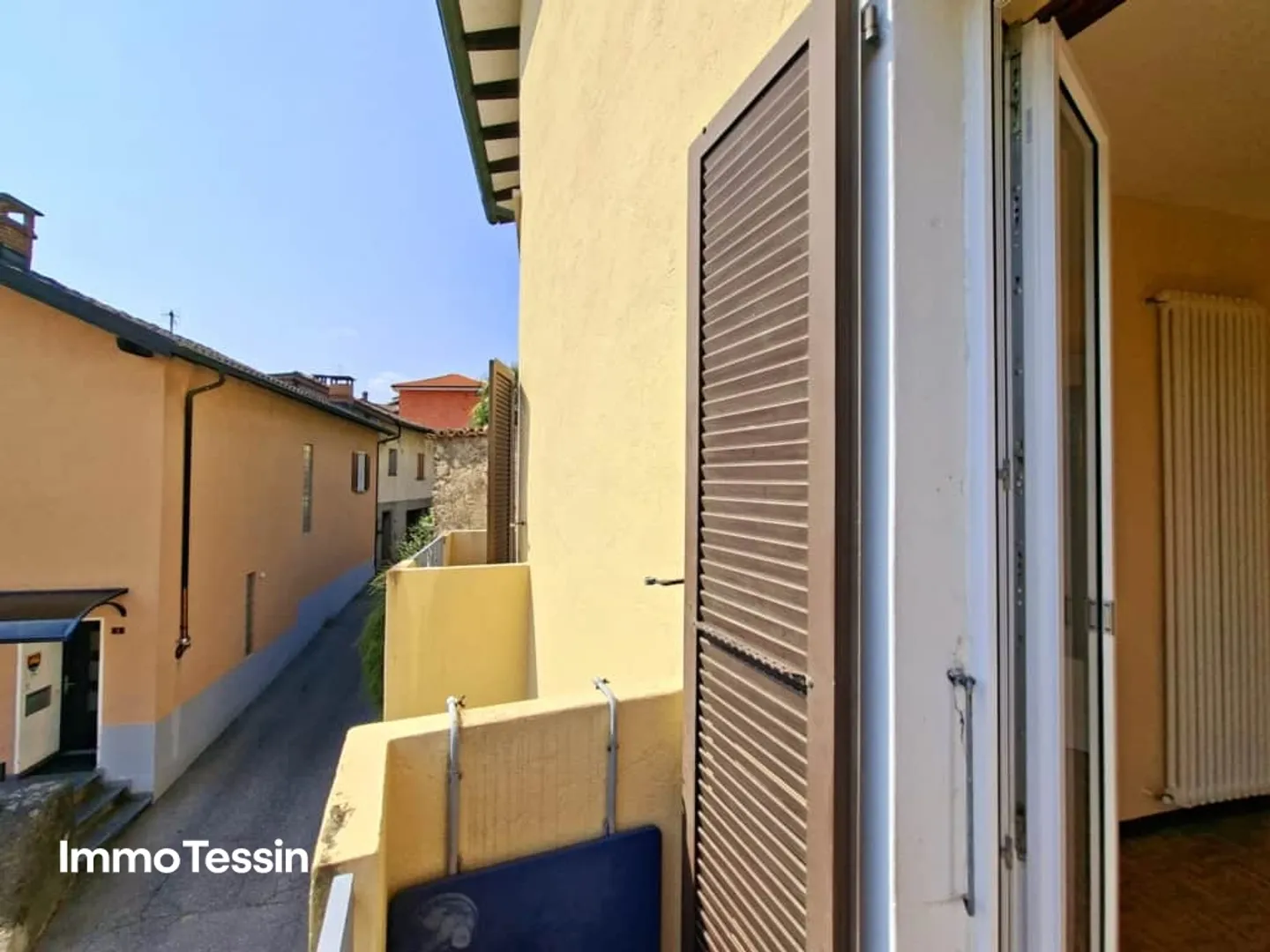 Historical House with 3 Apartments, Courtyard and the Charm of Bygone Times, Ideal for Investors or Rental - Photo 11 of 13