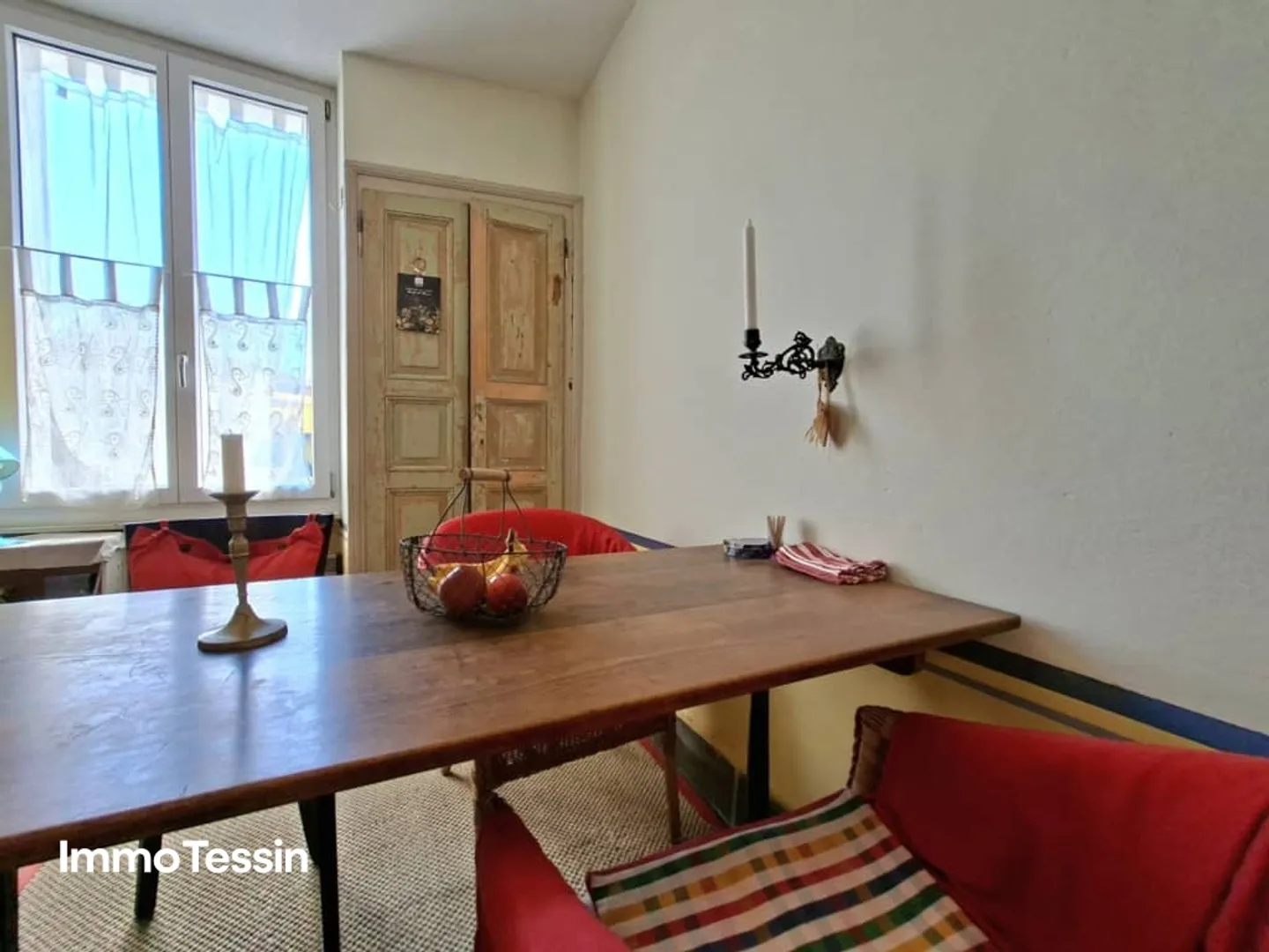 Historical House with 3 Apartments, Courtyard and the Charm of Bygone Times, Ideal for Investors or Rental - Photo 12 of 13