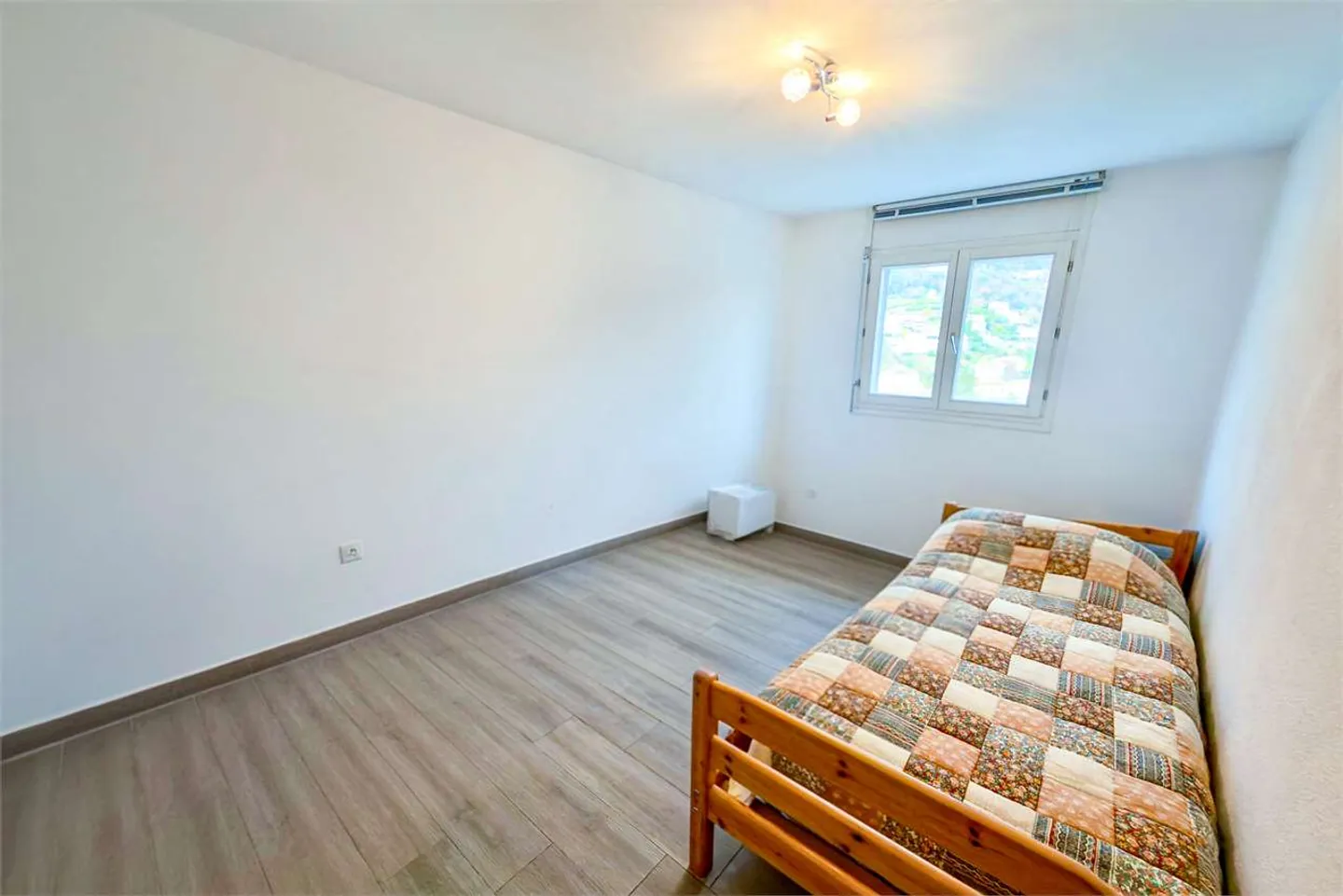 Attique lumineux avec double terrasse à Vacallo - Photo 9 sur 13