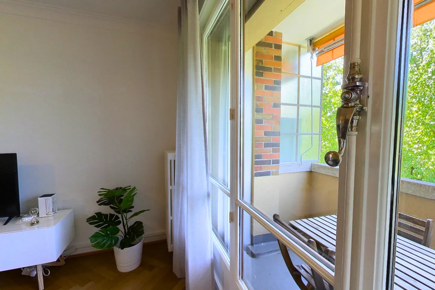 1-Bedroom Furnished Spacious Apartment with Balcony in Geneva! - Foto 17 di 19