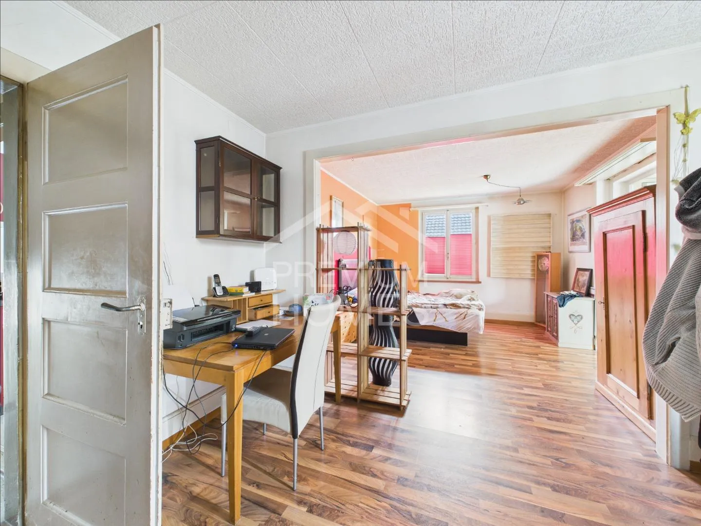Charming single-family home for craftsmen with many possibilities - Photo 5 of 9