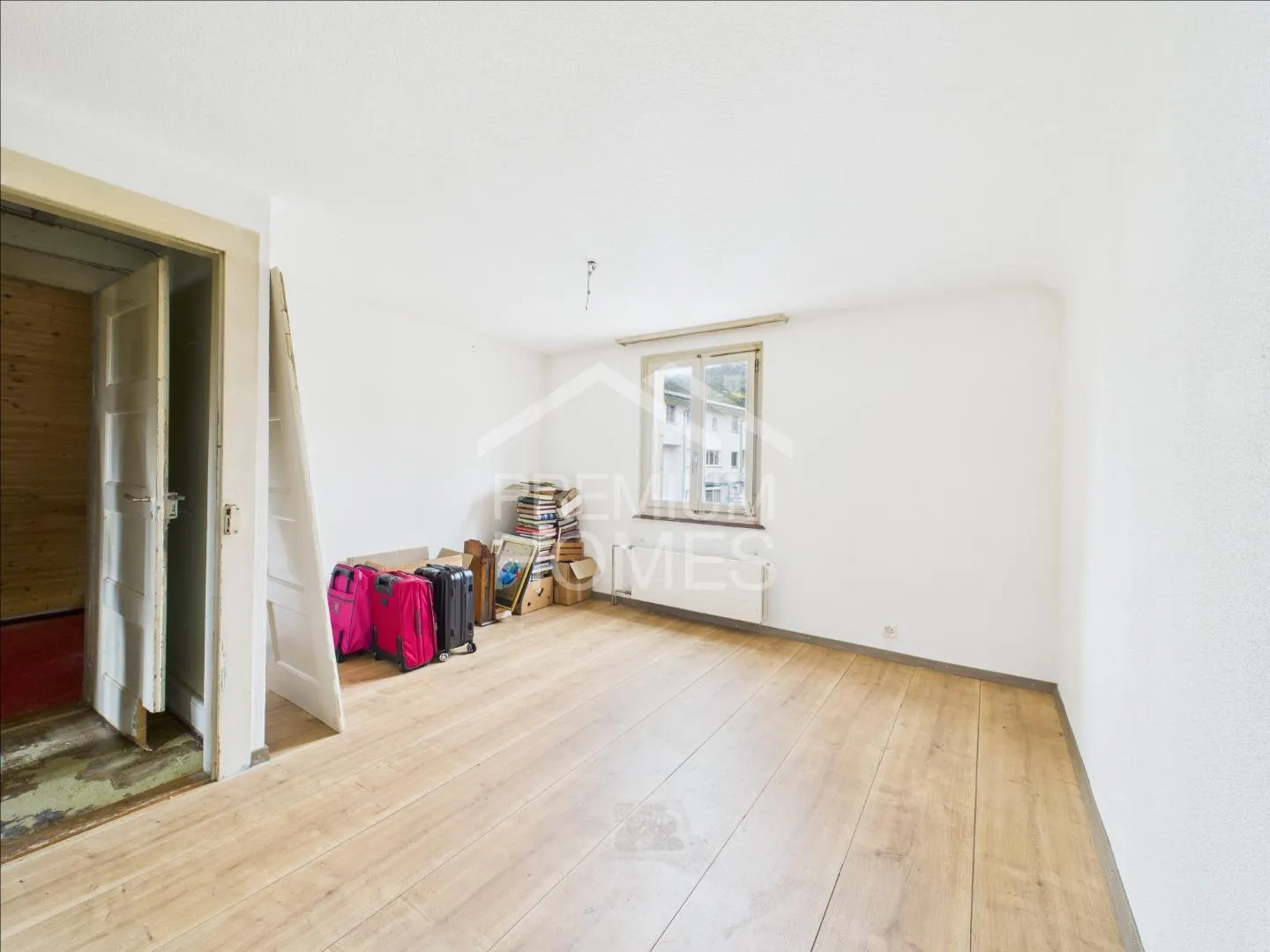 Charming single-family home for craftsmen with many possibilities - Photo 8 of 9