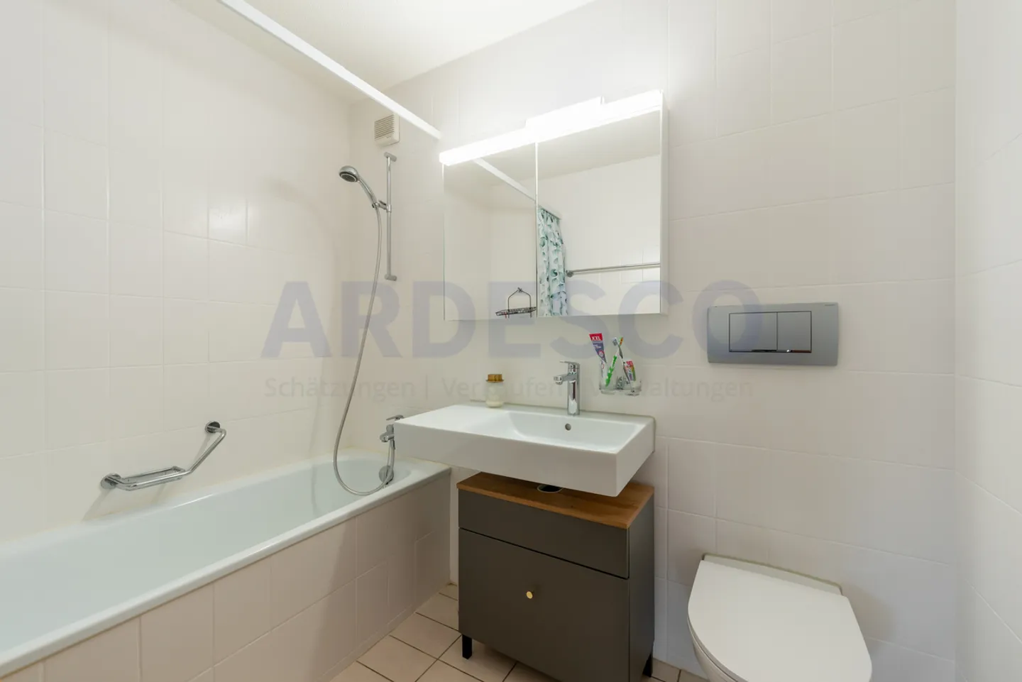 Appartement moderne avec balcon - Photo 4 sur 10