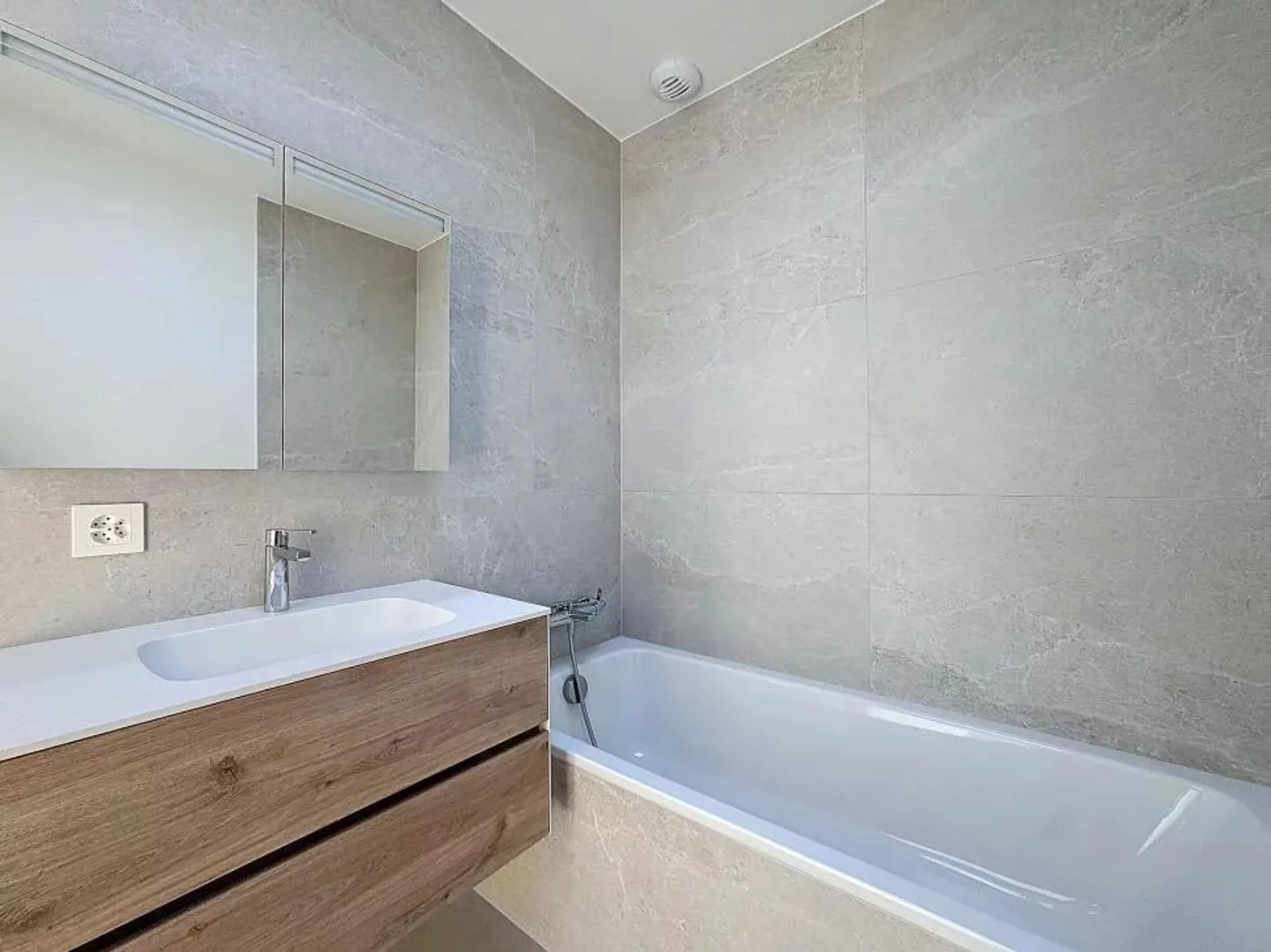 Appartement de Luxe avec Terrasse - Photo 9 sur 15