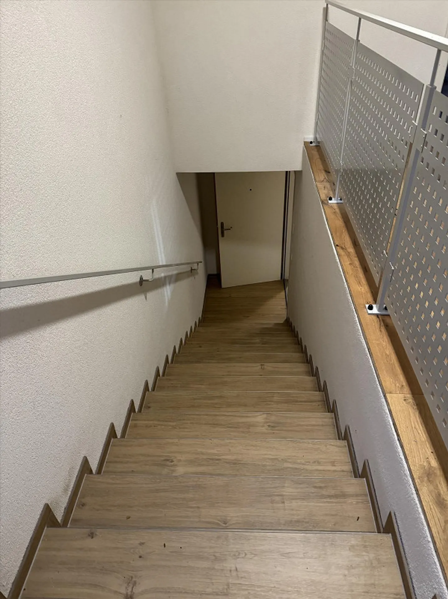 Versatile hobby room in a central location in Lucerne - Photo 2 of 5