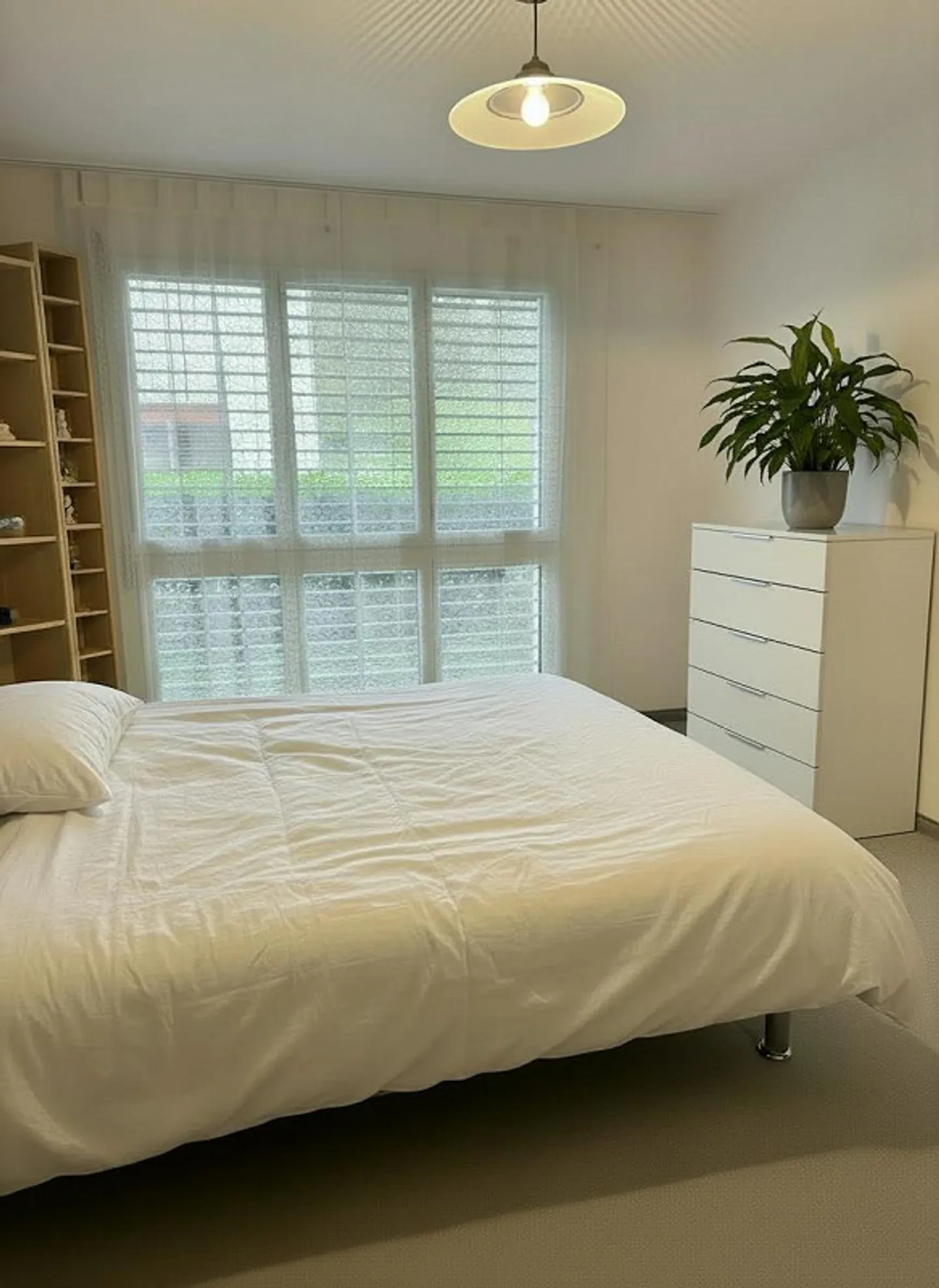 Appartement de 3,5 pièces au rez-de-chaussée avec perspective et parking - Photo 3 sur 10