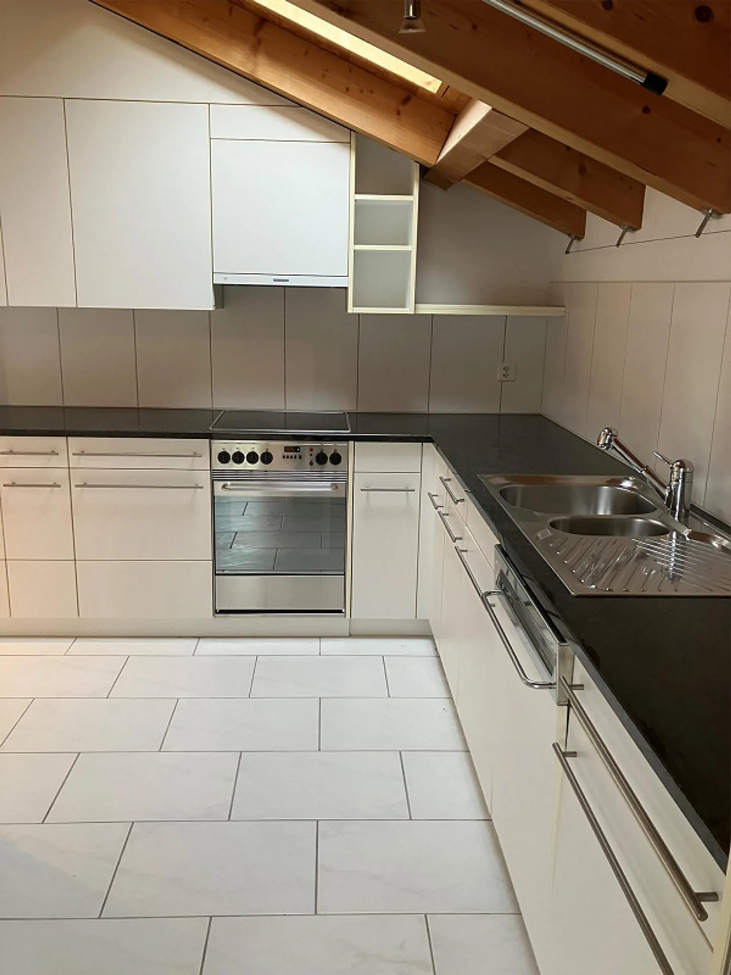 Geräumige 2.5-Zimmer-Penthouse - Foto 3 von 5