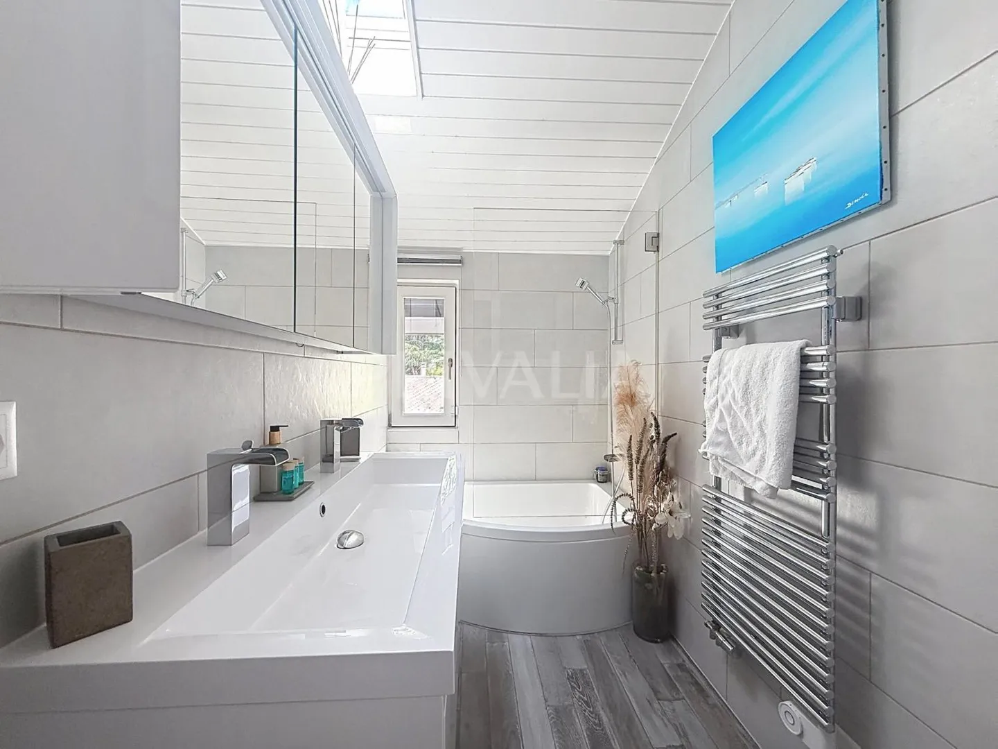 6-room House - Photo 6 of 8