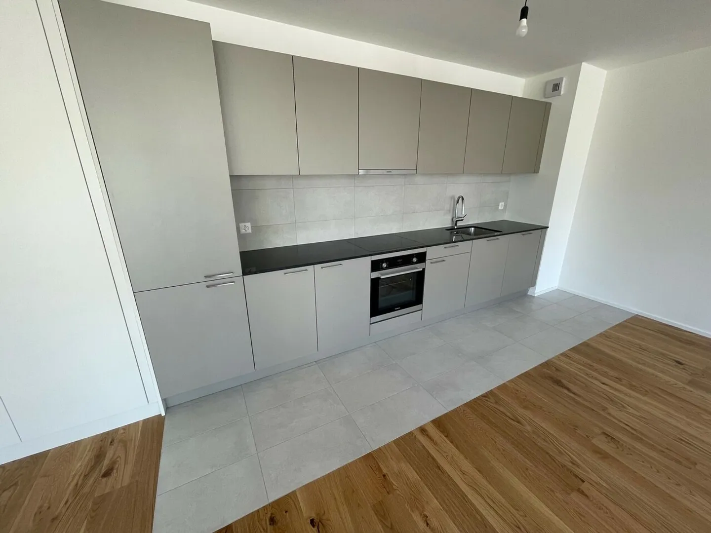Magnifico appartamento nuovo di 2,5 locali - Foto 3 di 8