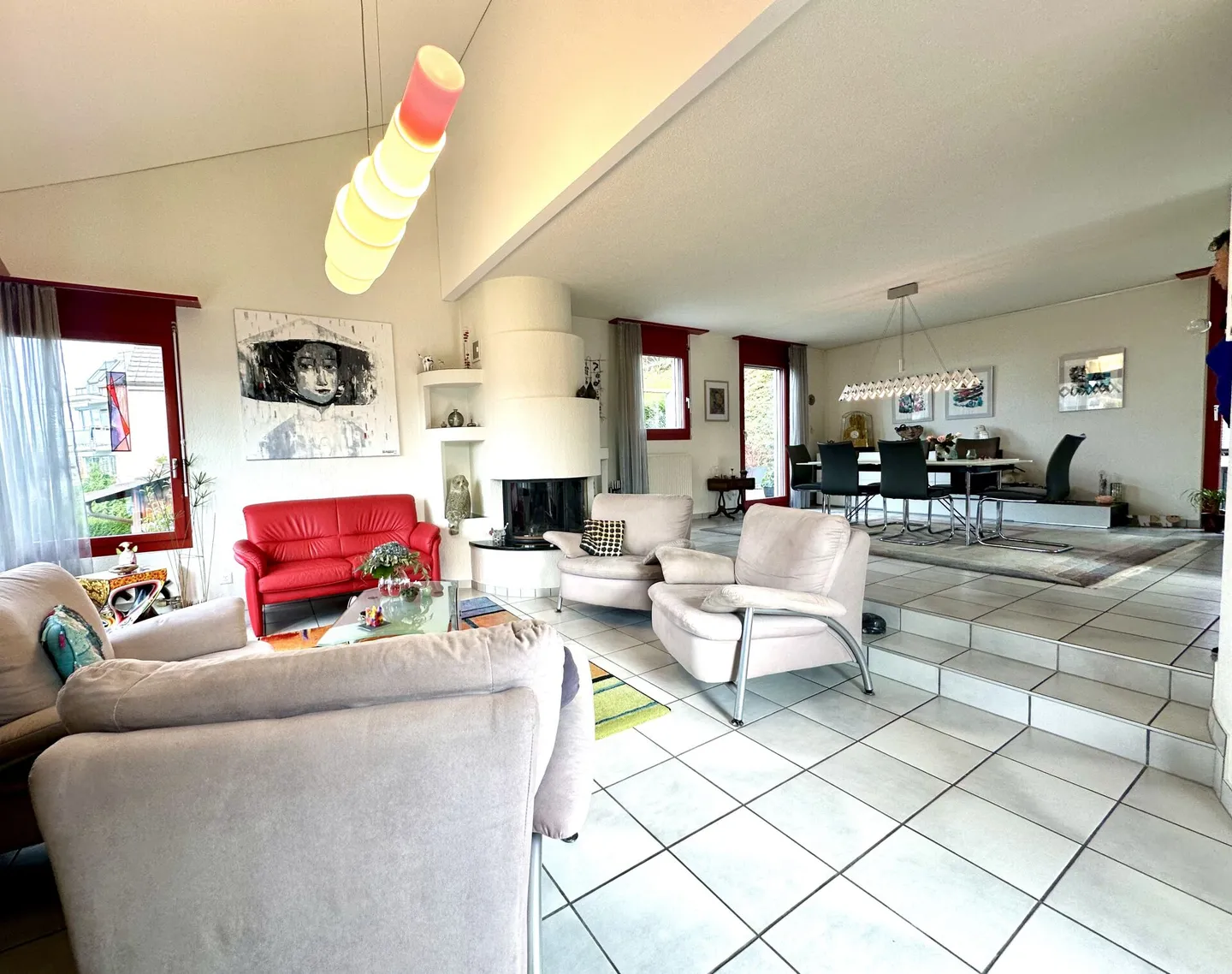 5.5-Zimmer-Einfamilienhaus mit PV-Anlage - Foto 2 von 12