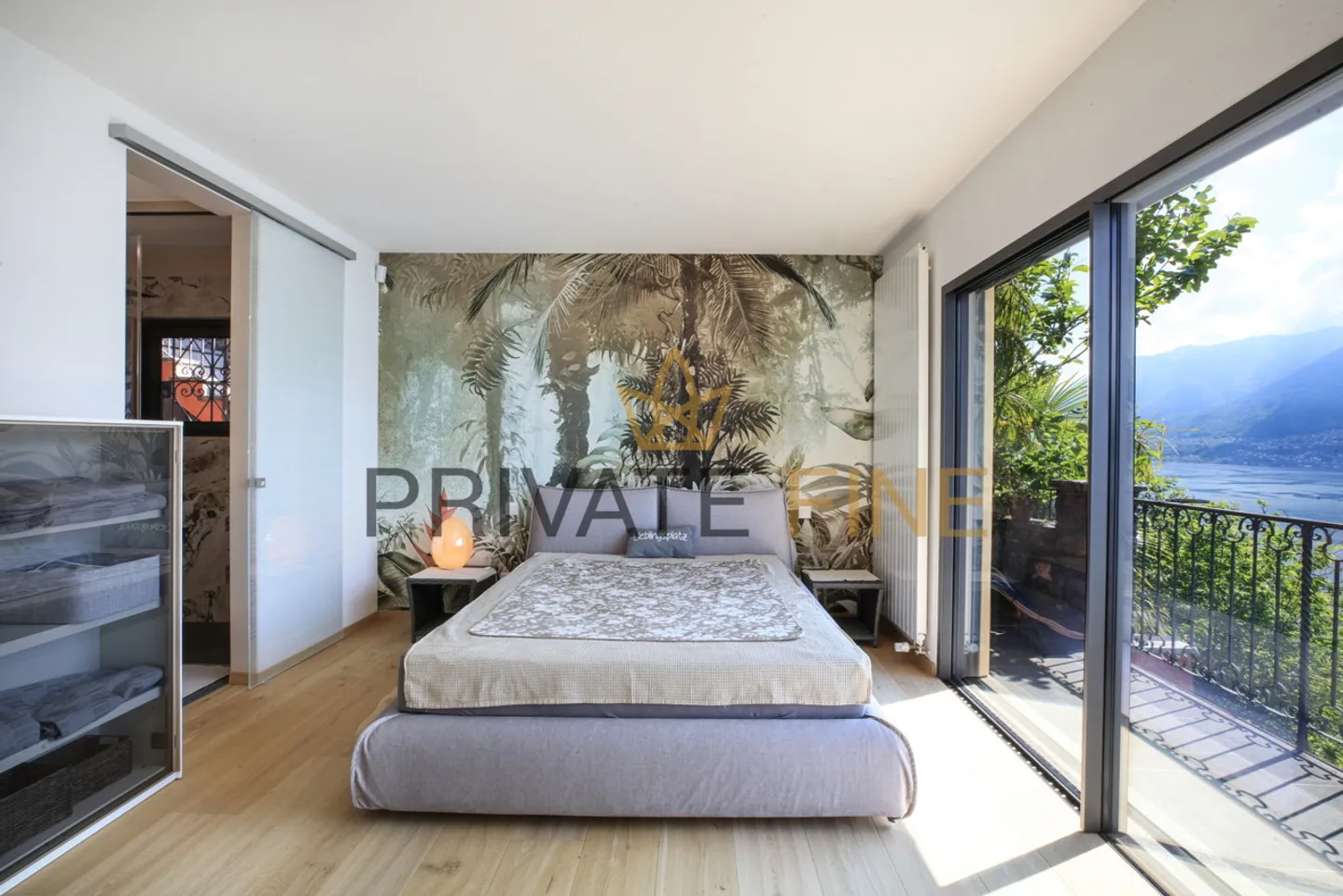 Luxury Villa with Pool - Photo 5 of 17