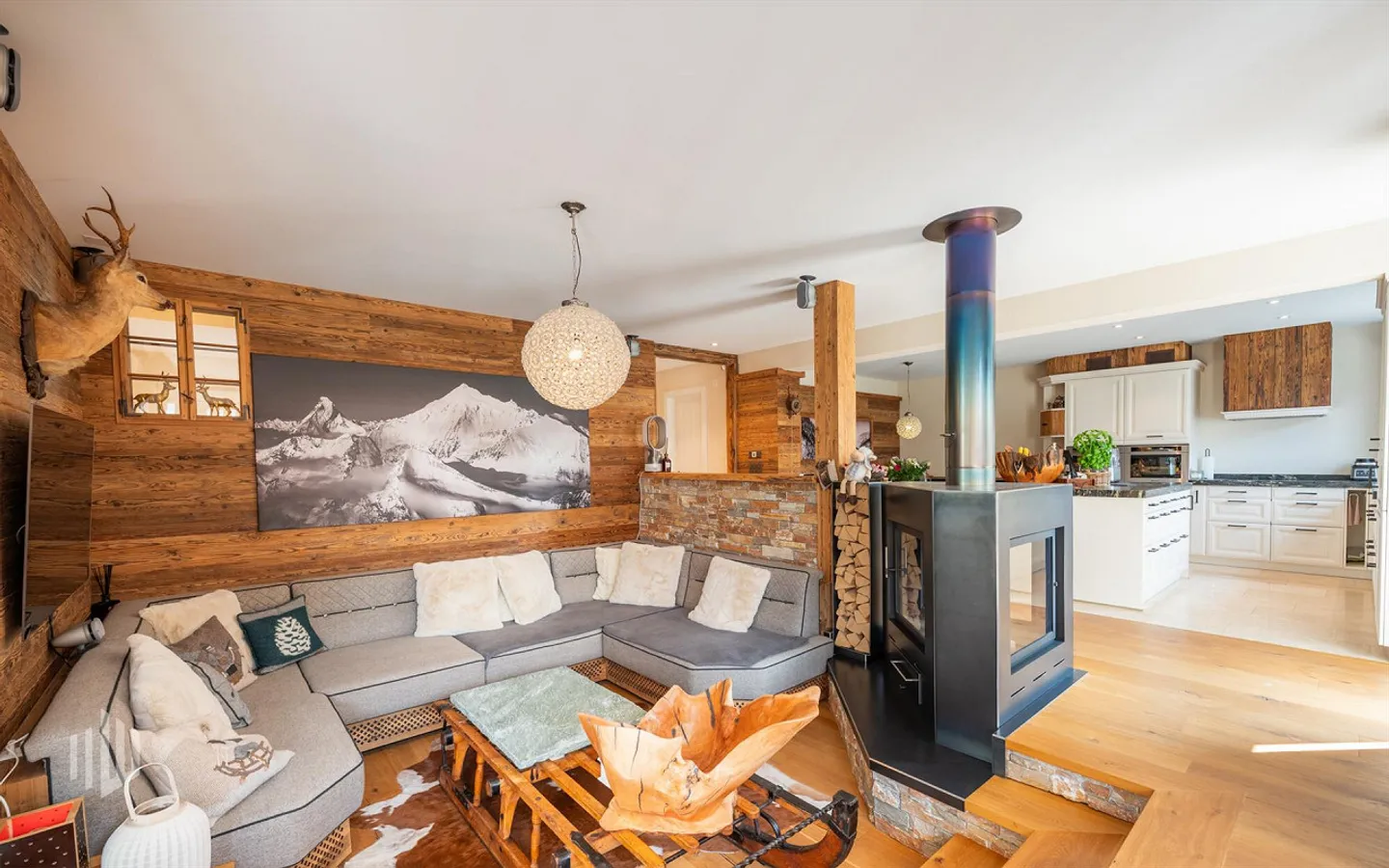 ImmoWyss - Maison élégante avec beaucoup d'espace, de charme et de caractère - Photo 2 sur 12