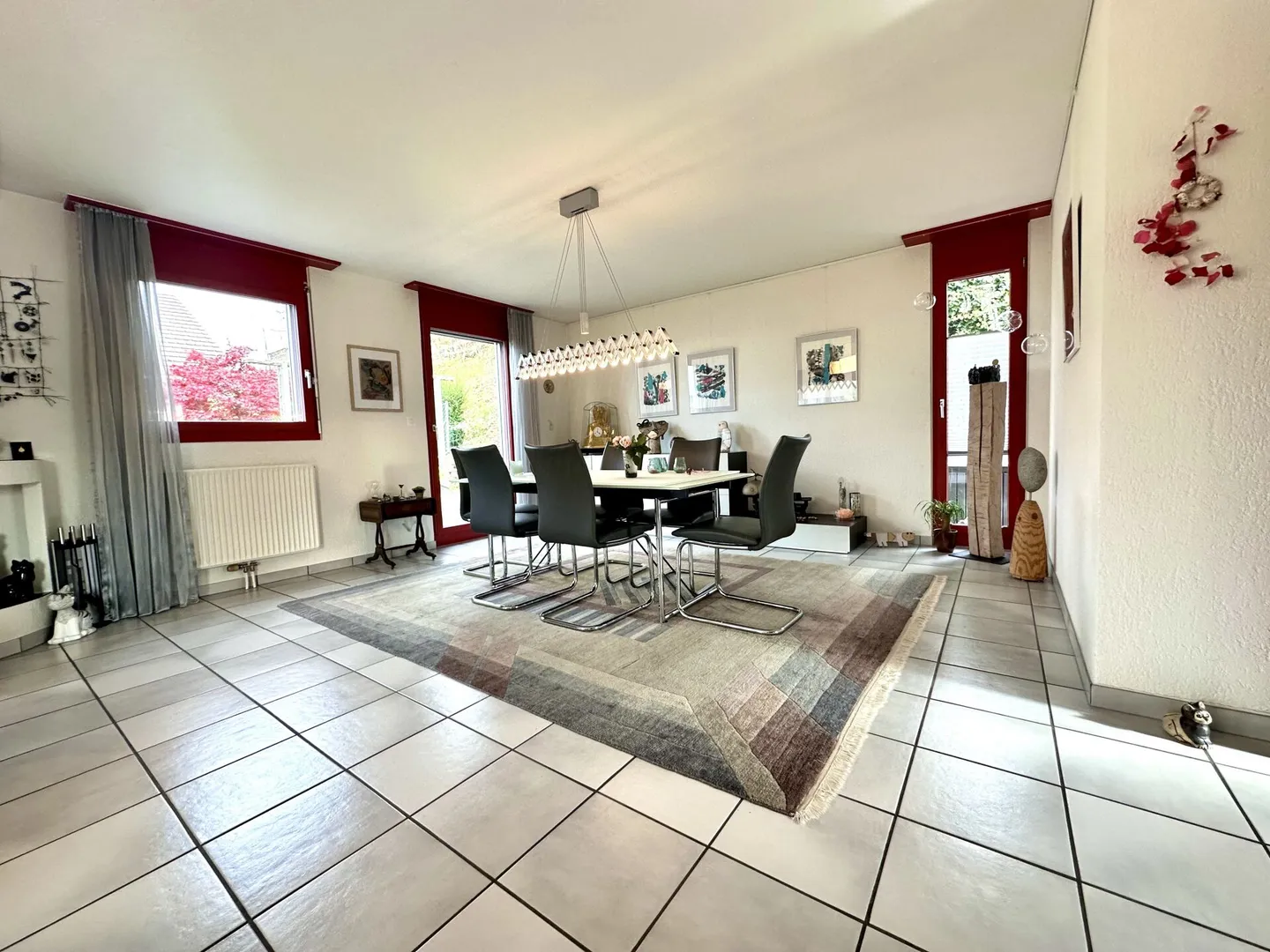 5.5-Zimmer-Einfamilienhaus mit PV-Anlage - Foto 3 von 12