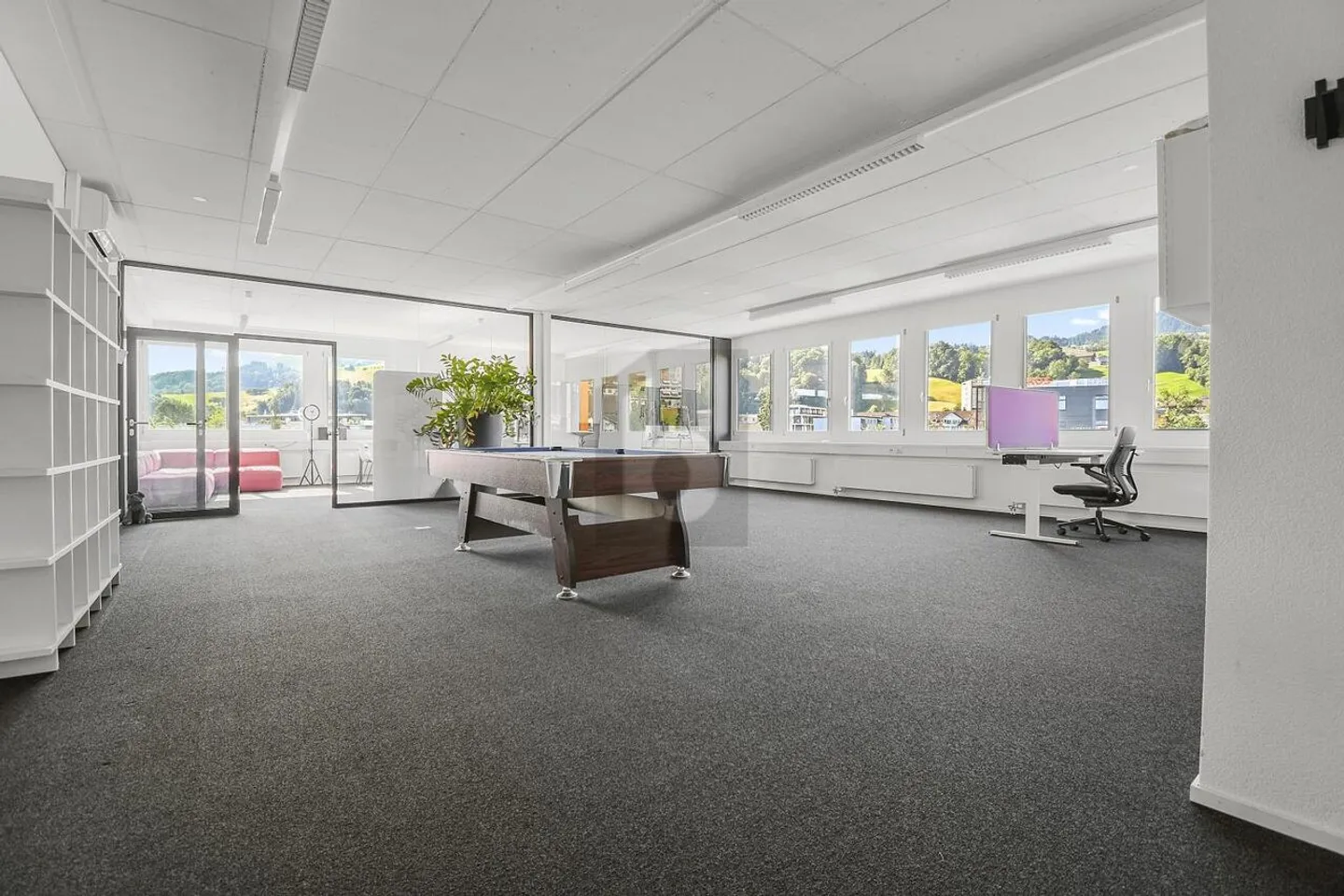 Vielseitige Bürofläche in Wollerau - Foto 1 von 5