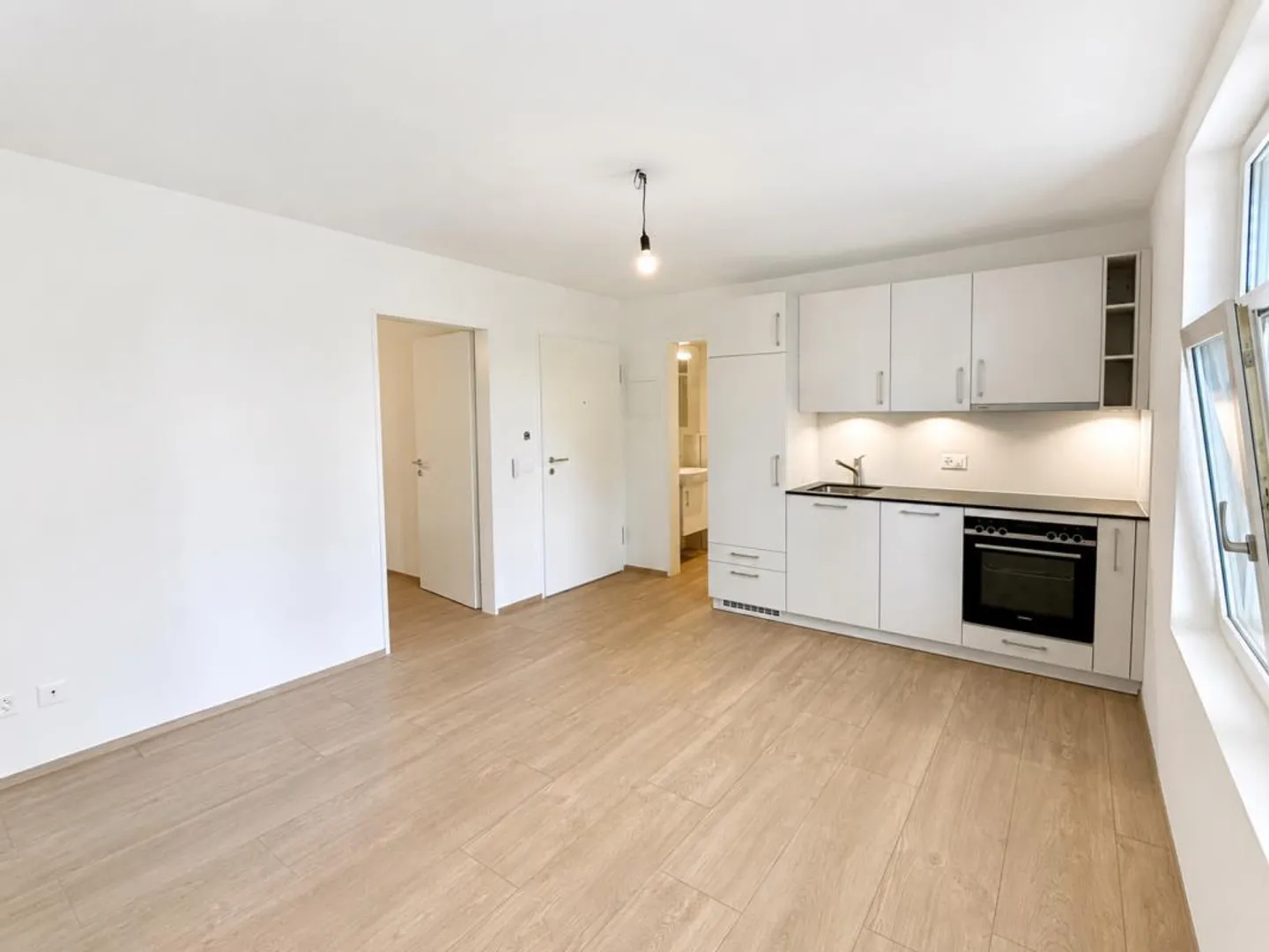 Appartamento moderno con atmosfera abitativa piacevole - Foto 2 di 7