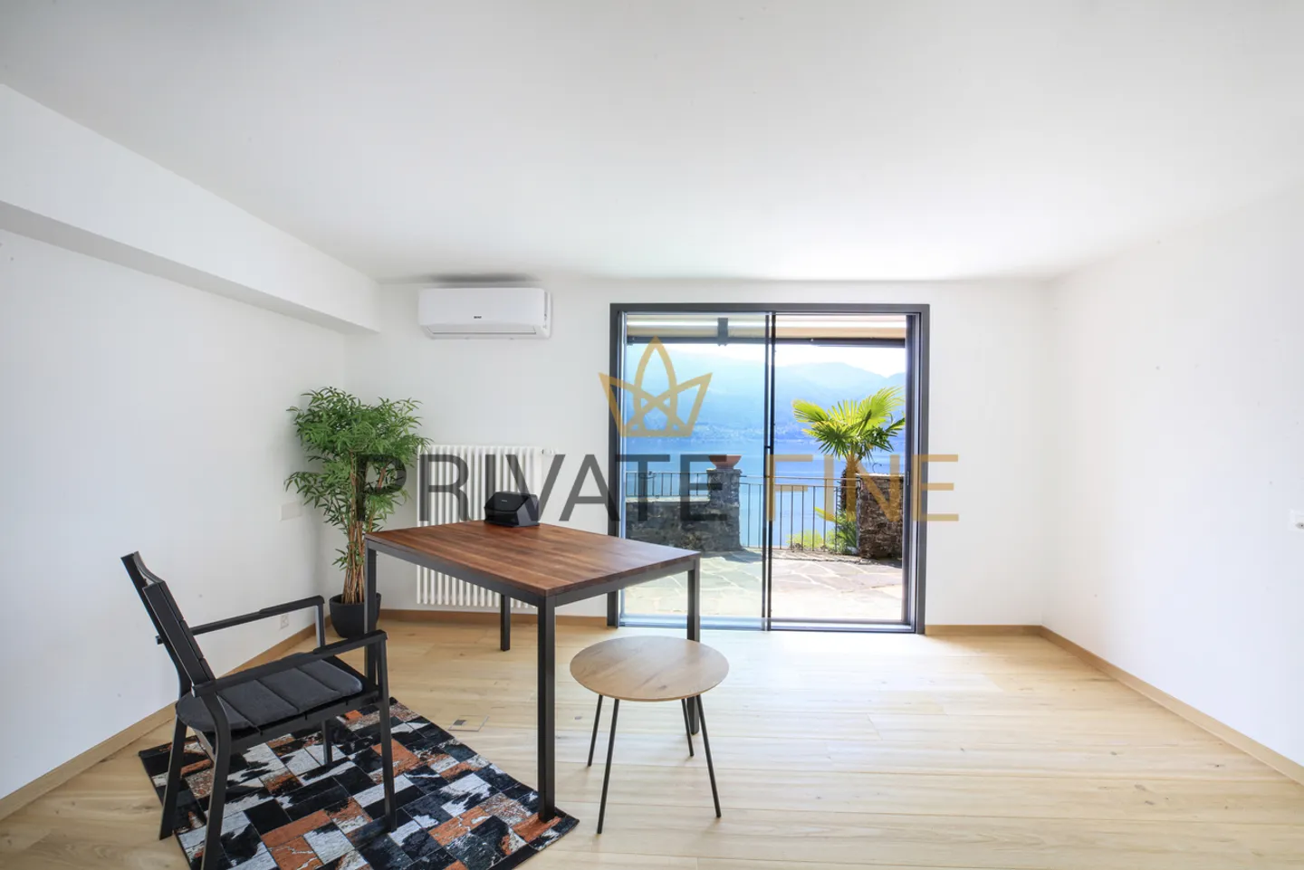 Luxury Villa with Pool - Photo 9 of 17